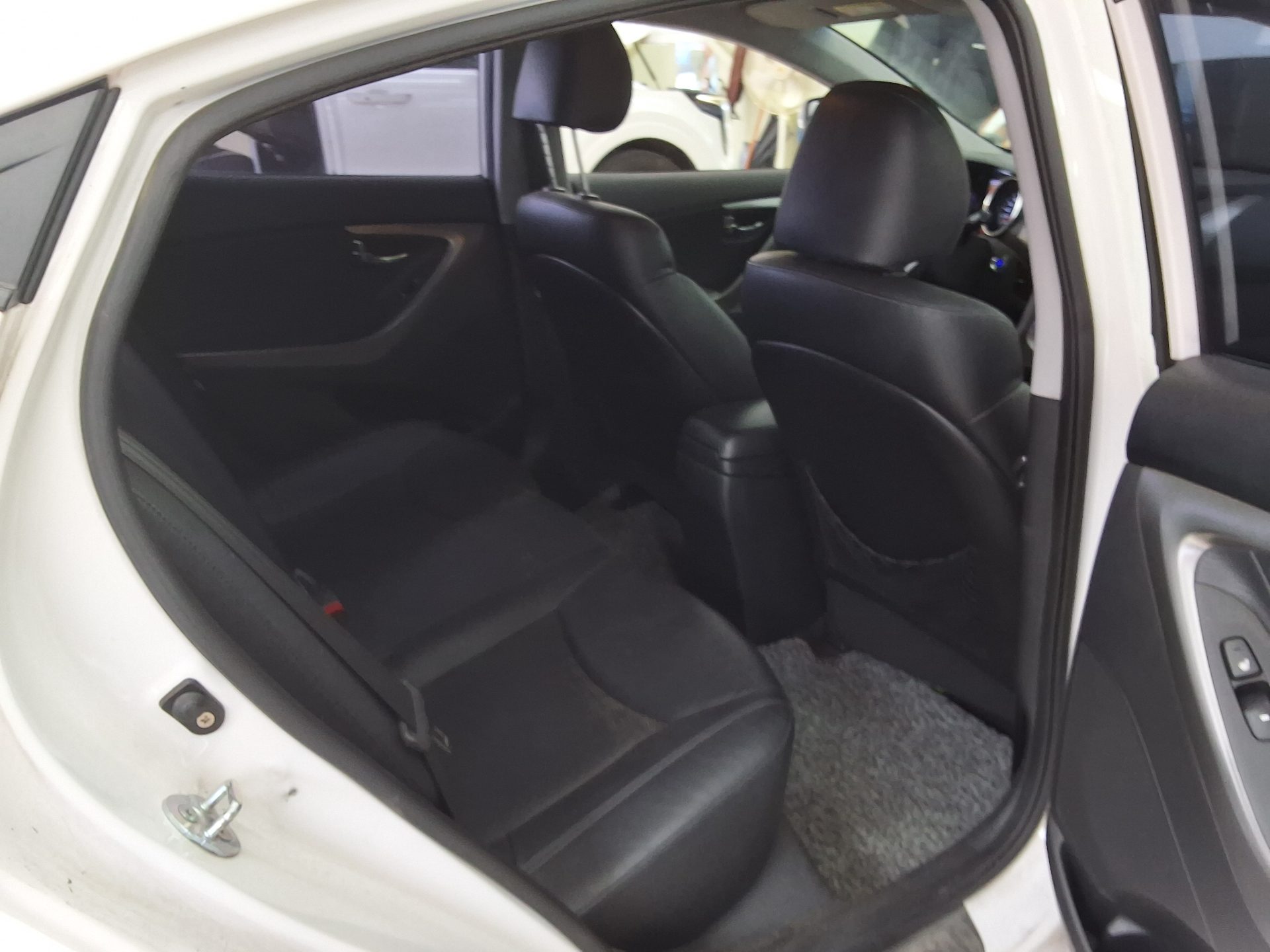 HYUNDAI AVANTE MD M16 GDi PREMIER 2012 - zdjęcie 14