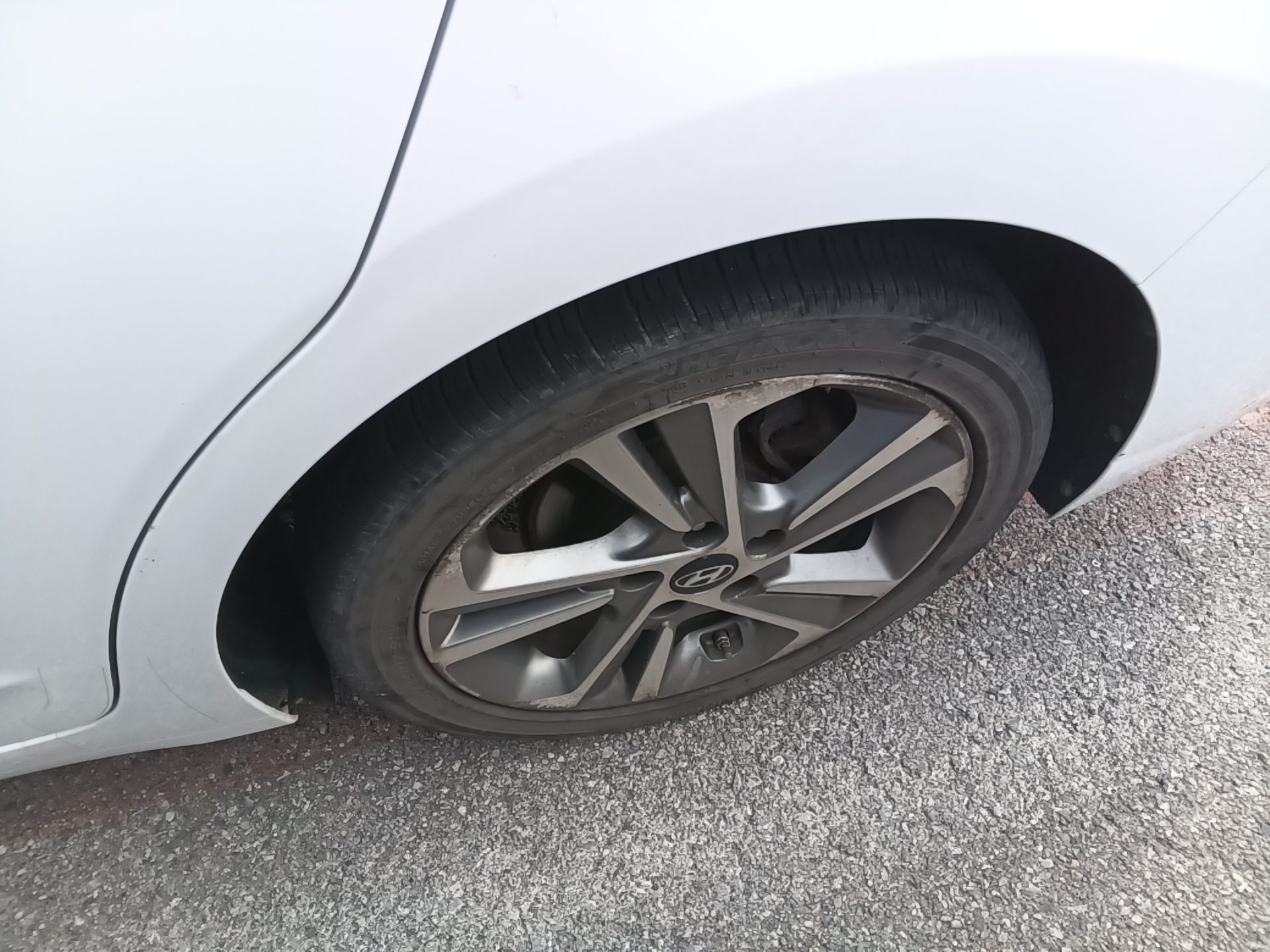 HYUNDAI AVANTE AD 1.6 GDi VALUE PLUS 2018 - zdjęcie 26