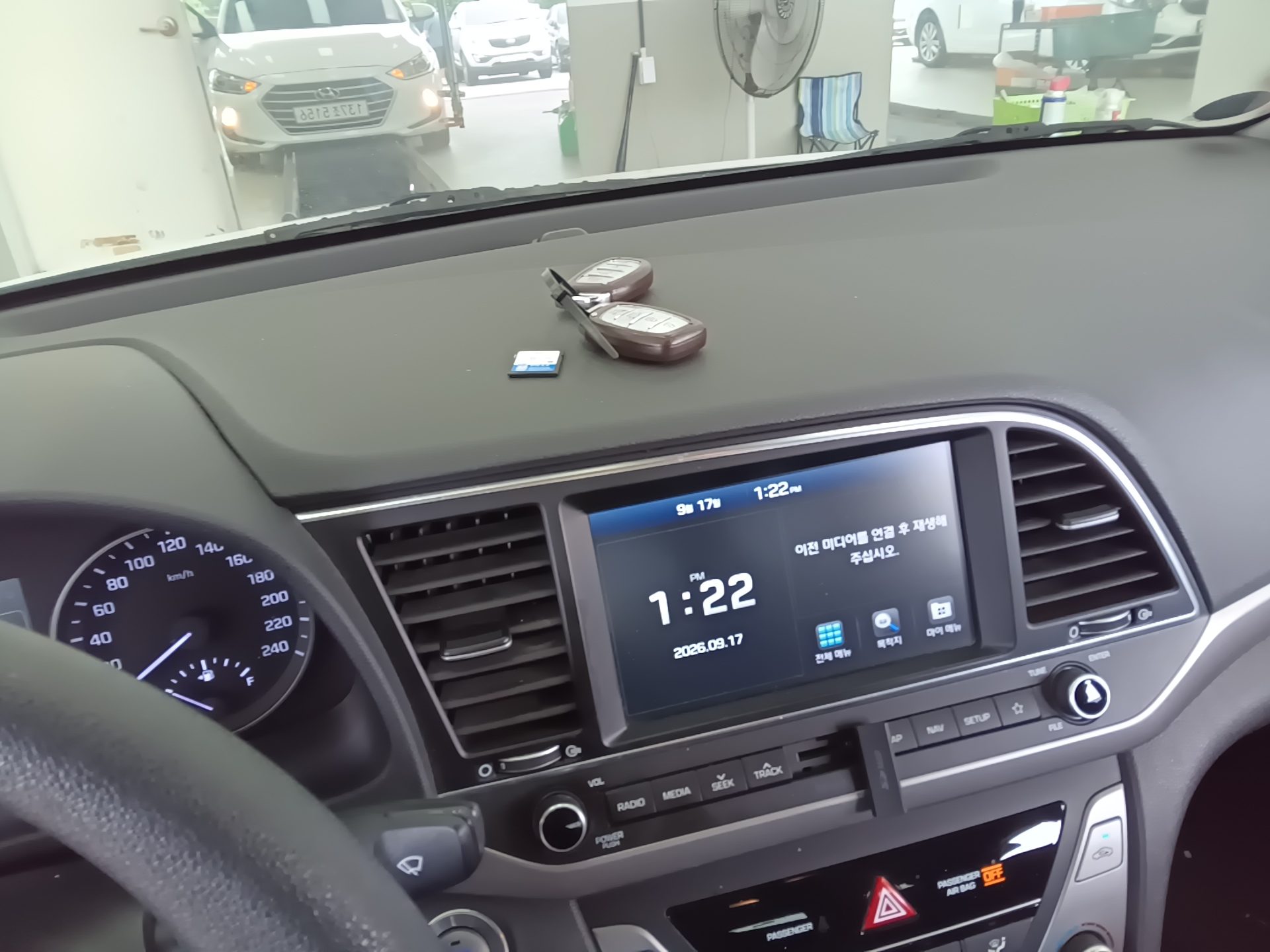 HYUNDAI AVANTE AD 1.6 GDi VALUE PLUS 2018 - zdjęcie 18