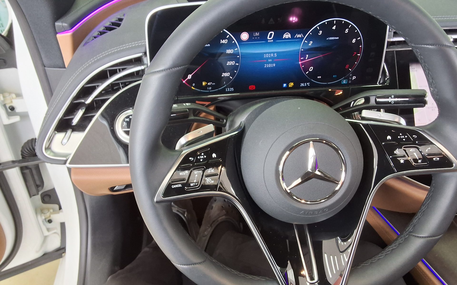 MERCEDES-BENZ E-CLASS (6TH GEN) E450 4MATIC 2025 - zdjęcie 17