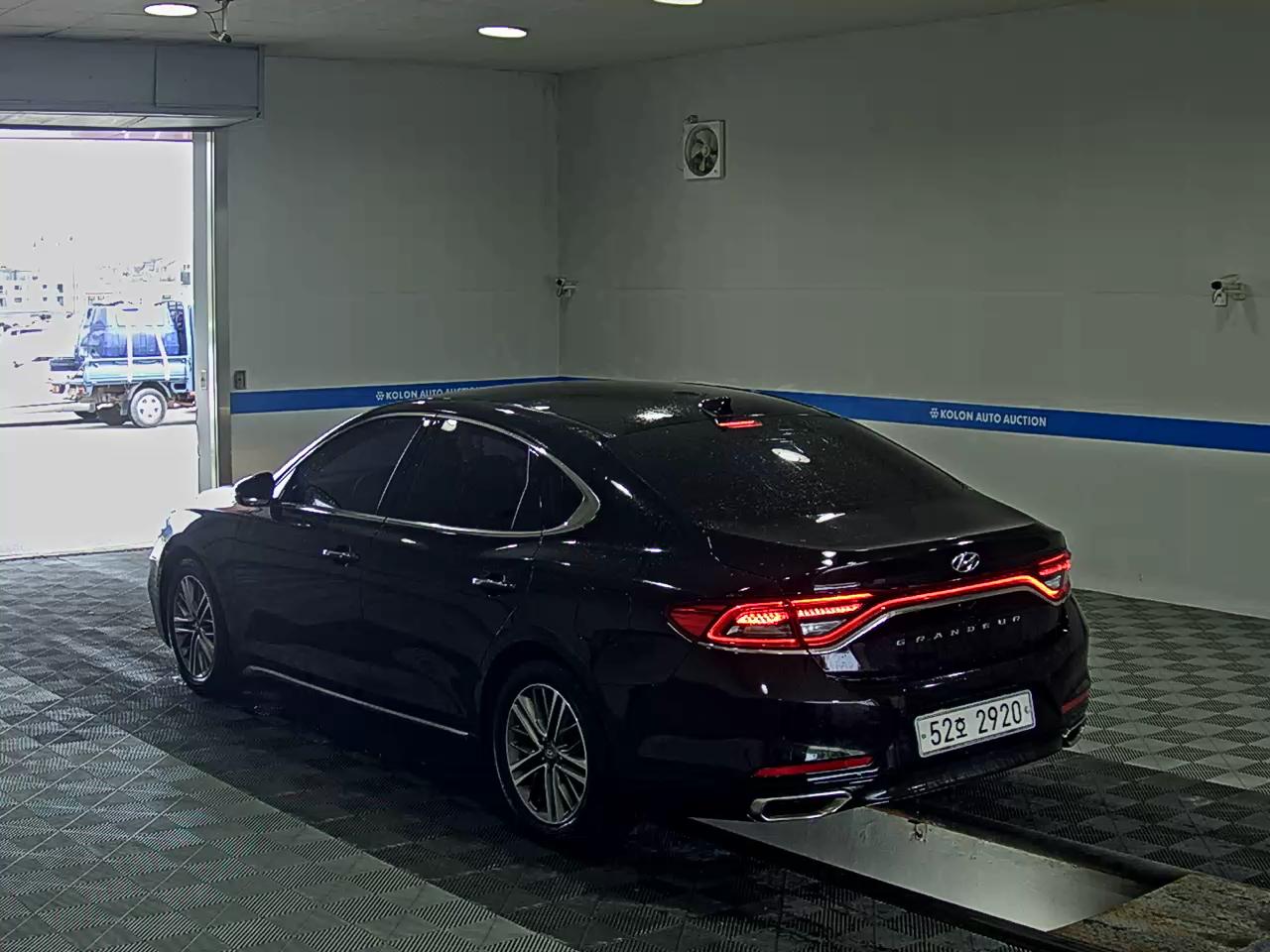 HYUNDAI GRANDEUR IG 3.0 LPi RENTAL CAR MODERN 2018 - zdjęcie 6
