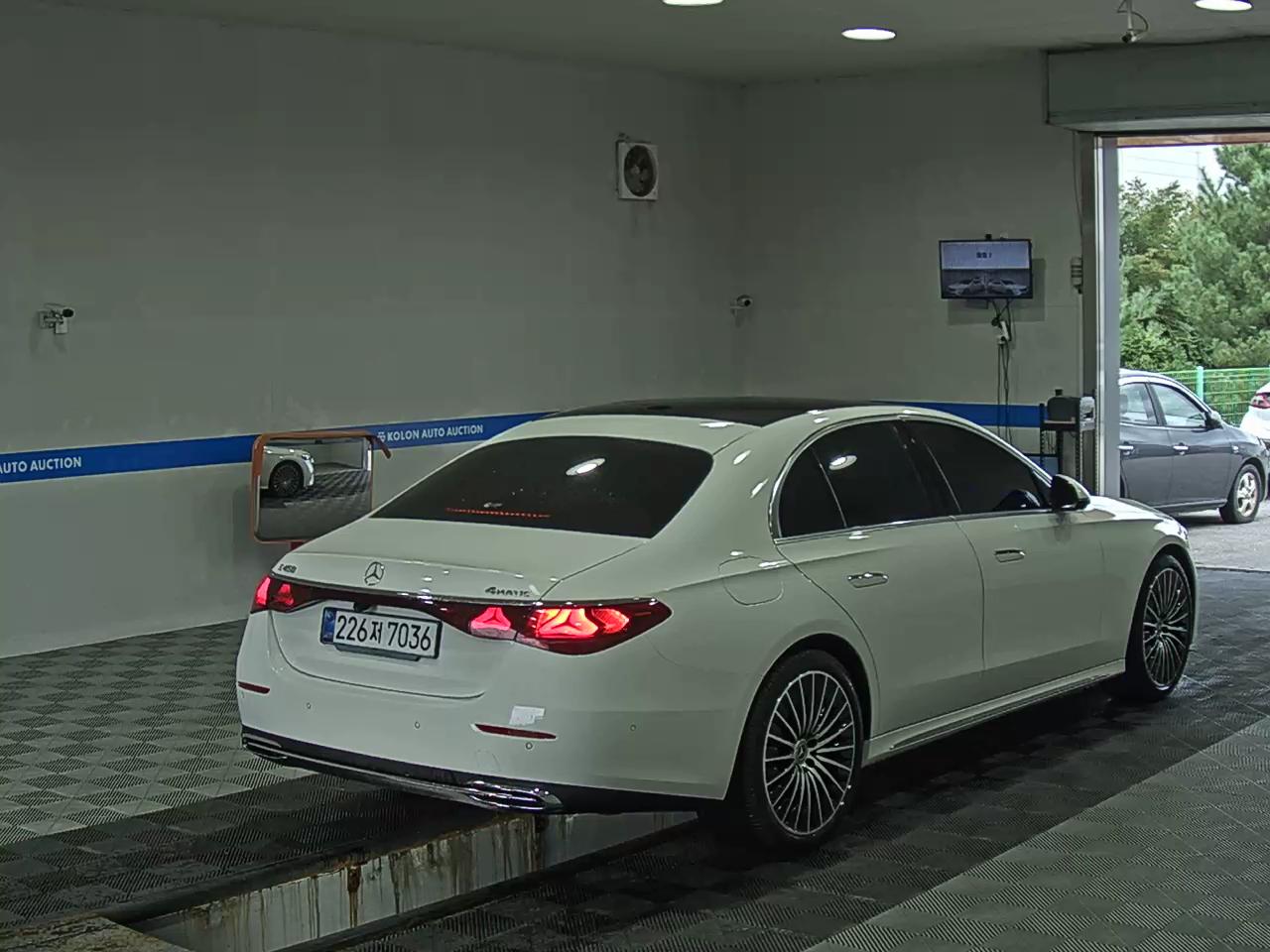 MERCEDES-BENZ E-CLASS (6TH GEN) E450 4MATIC 2025 - zdjęcie 5