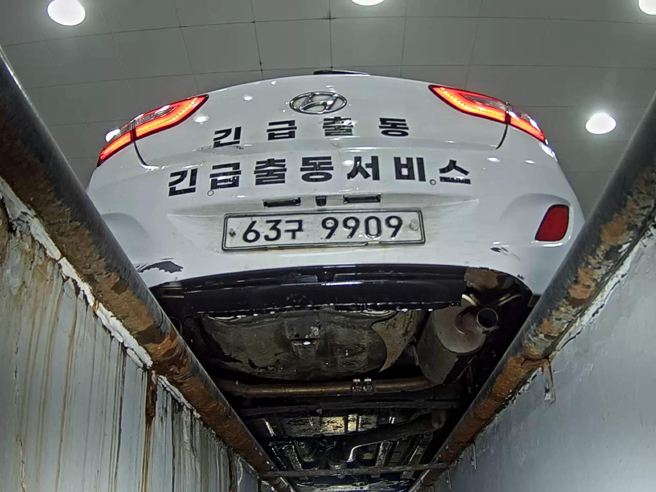 HYUNDAI NEW i30 1.6 VGT UNIQUE 2012 - zdjęcie 8
