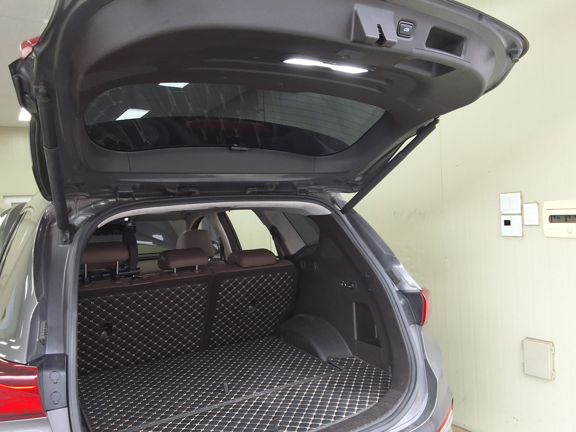 HYUNDAI SANTA FE (TM) R2.2 4WD PRESTIGE 2019 - zdjęcie 16