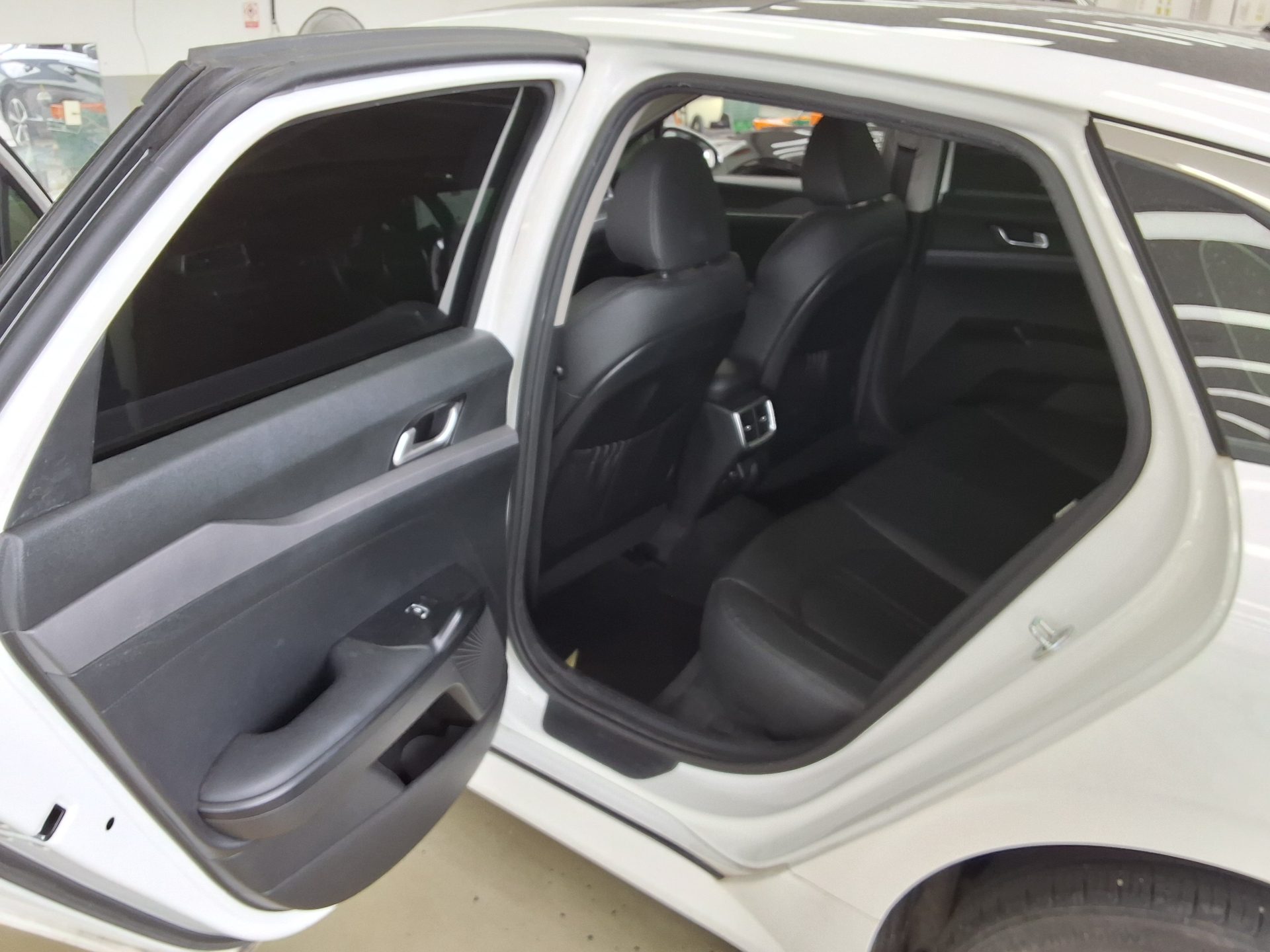 KIA NEW K5 (DL3) 2.0 GASOLINE PRESTIGE 2022 - zdjęcie 12