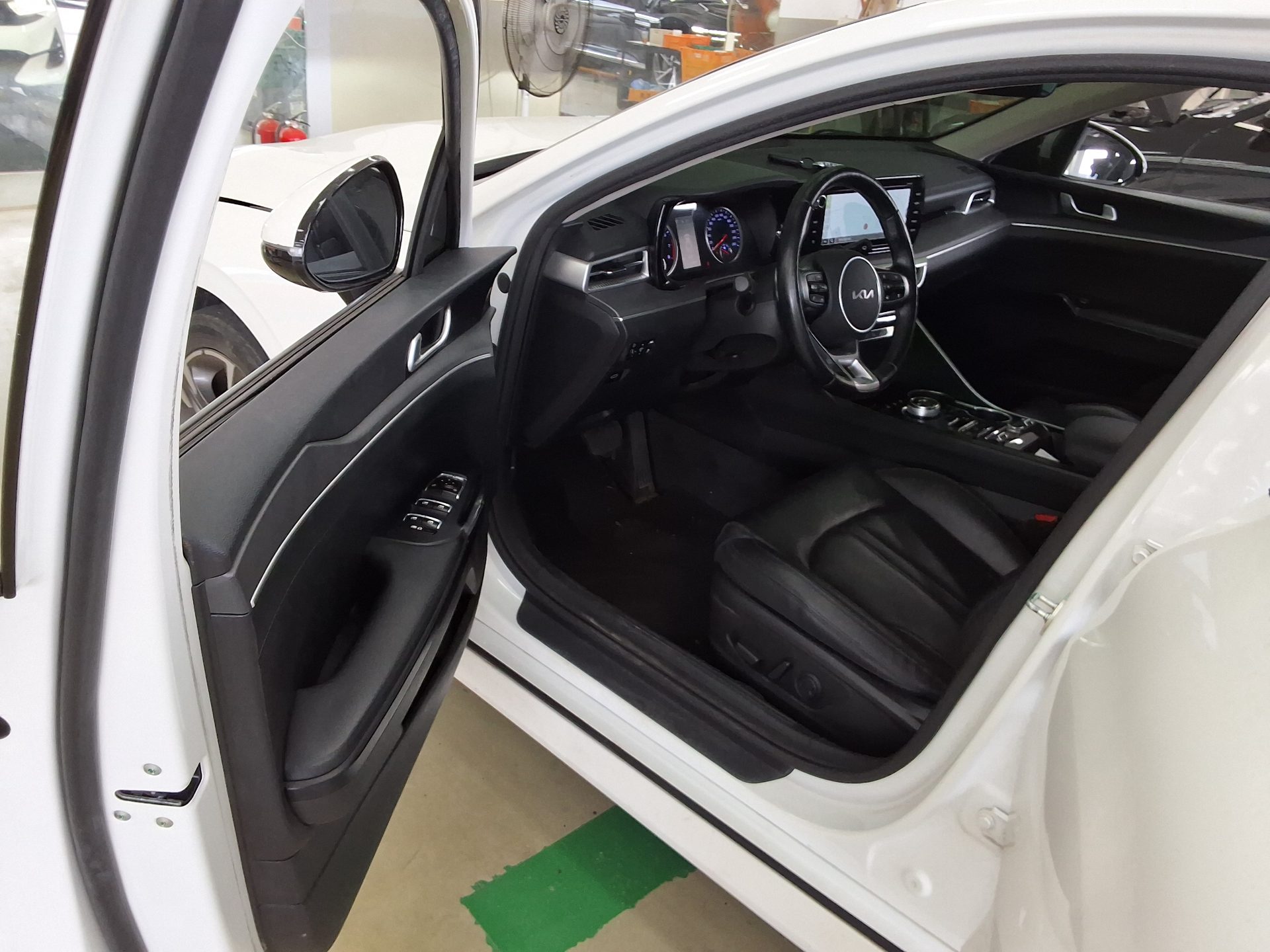 KIA NEW K5 (DL3) 2.0 GASOLINE PRESTIGE 2022 - zdjęcie 10