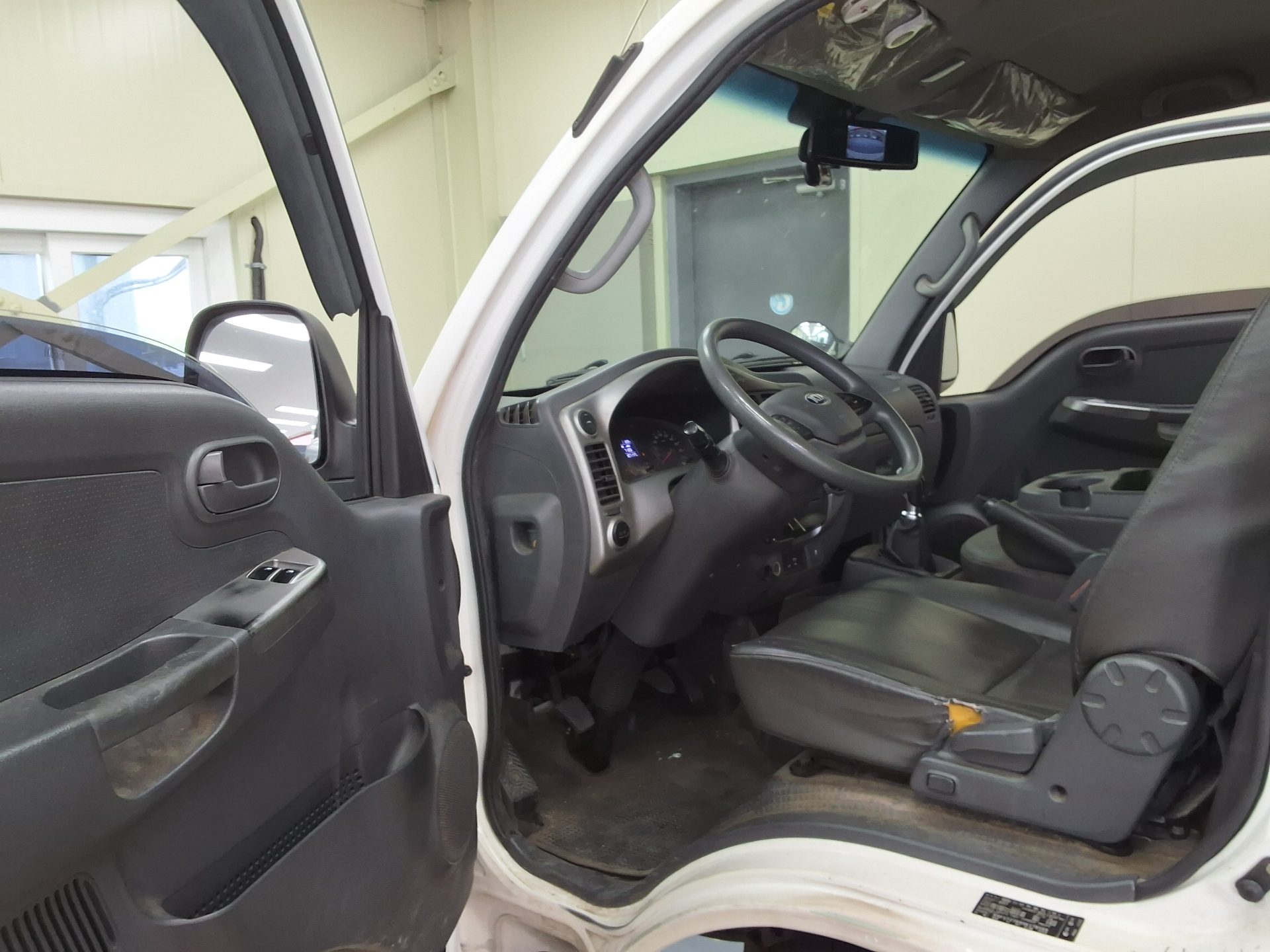 KIA BONGO III CARGO BUILT-IN BOX TRUCK 1 TON KING CAB 2017 - zdjęcie 11