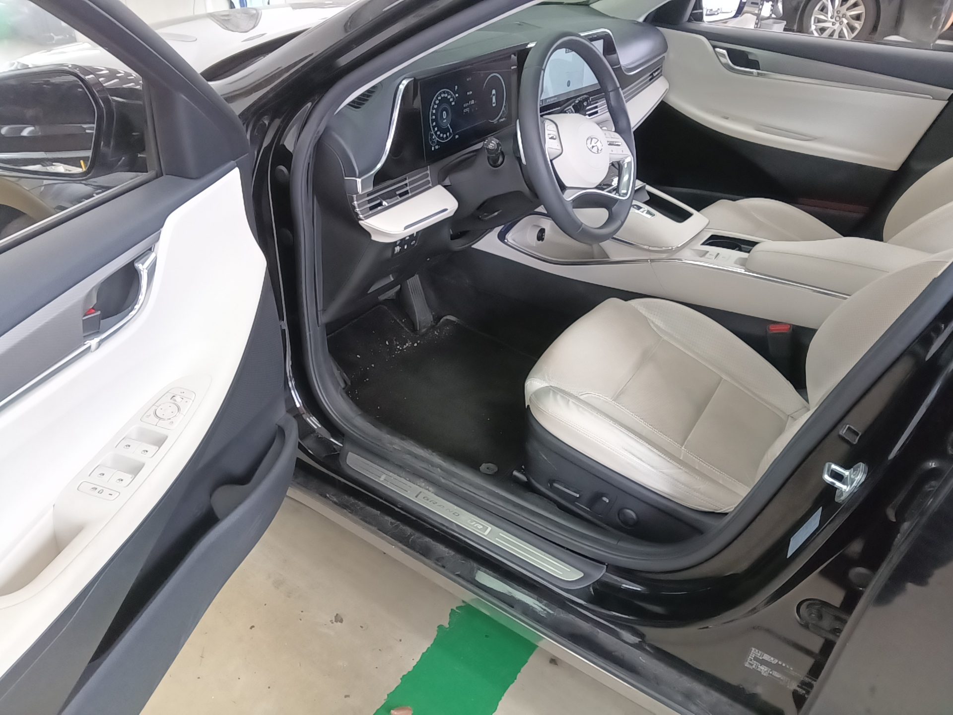 HYUNDAI THE NEW GRANDEUR IG GASOLINE 2.5 LE BLANC 2023 - zdjęcie 10