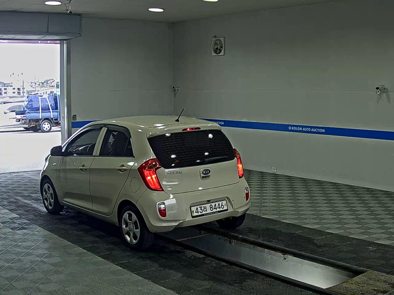 KIA ALL NEW MORNING GASOLINE DELUXE 2013 - zdjęcie 6