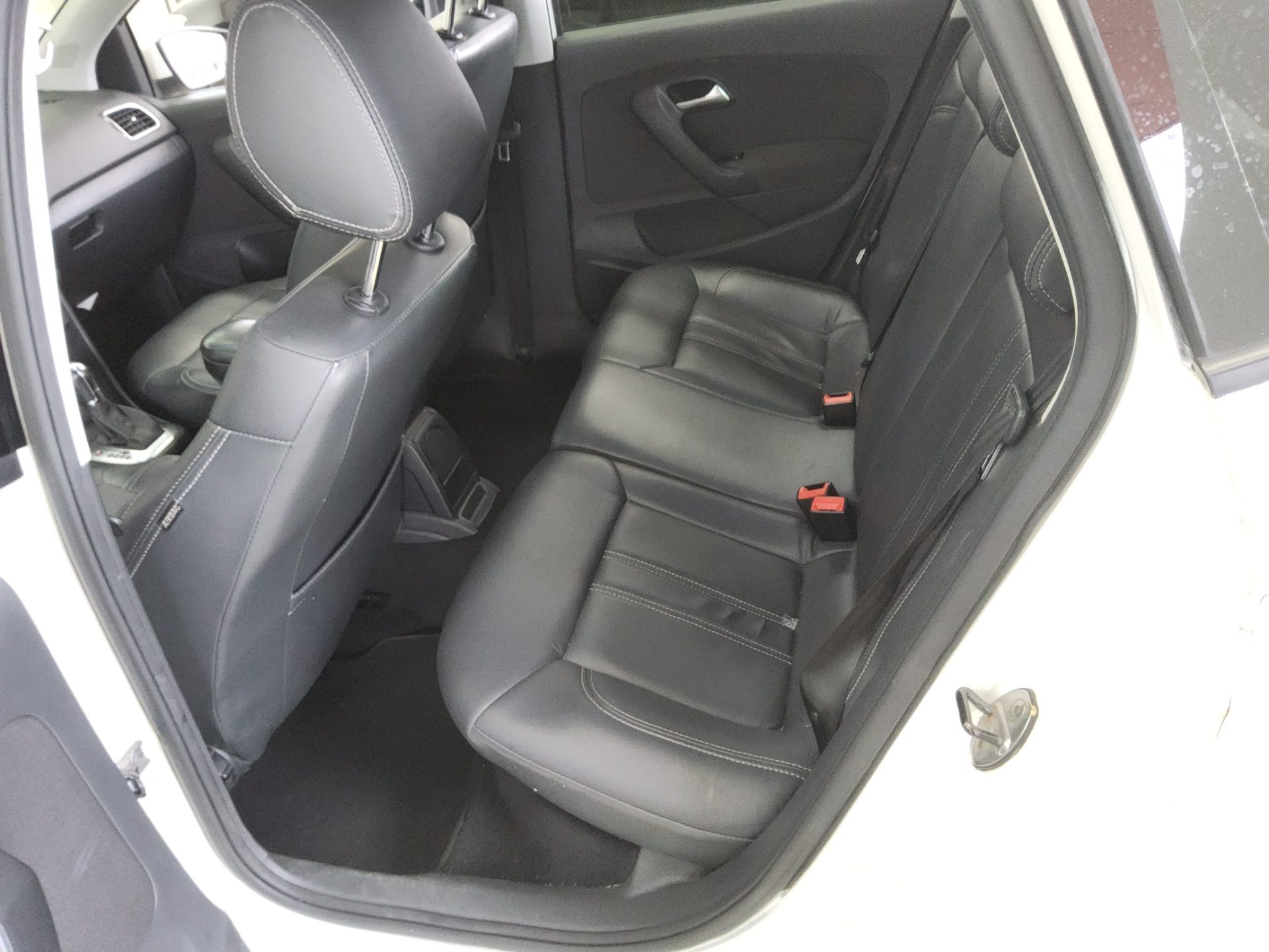 VOLKSWAGEN THE NEW POLO (5TH GEN) 1.6 TDI R LINE 2014 - zdjęcie 12