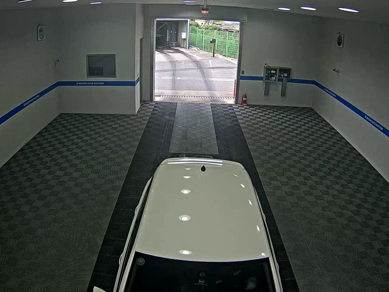 VOLKSWAGEN THE NEW POLO (5TH GEN) 1.6 TDI R LINE 2014 - zdjęcie 7