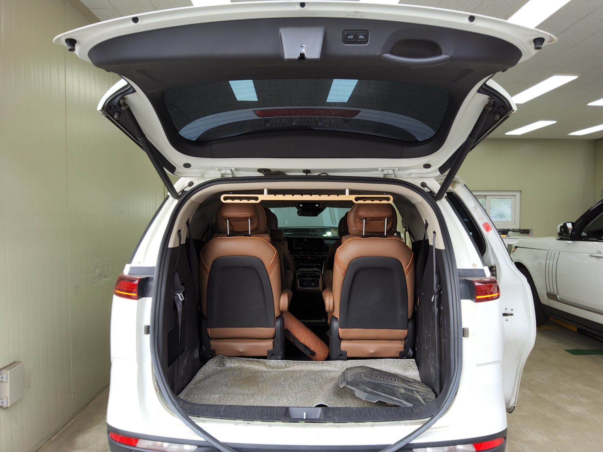 KIA NEW CARNIVAL (KA4) 9-SEATER DIESEL SIGNATURE 2021 - zdjęcie 15