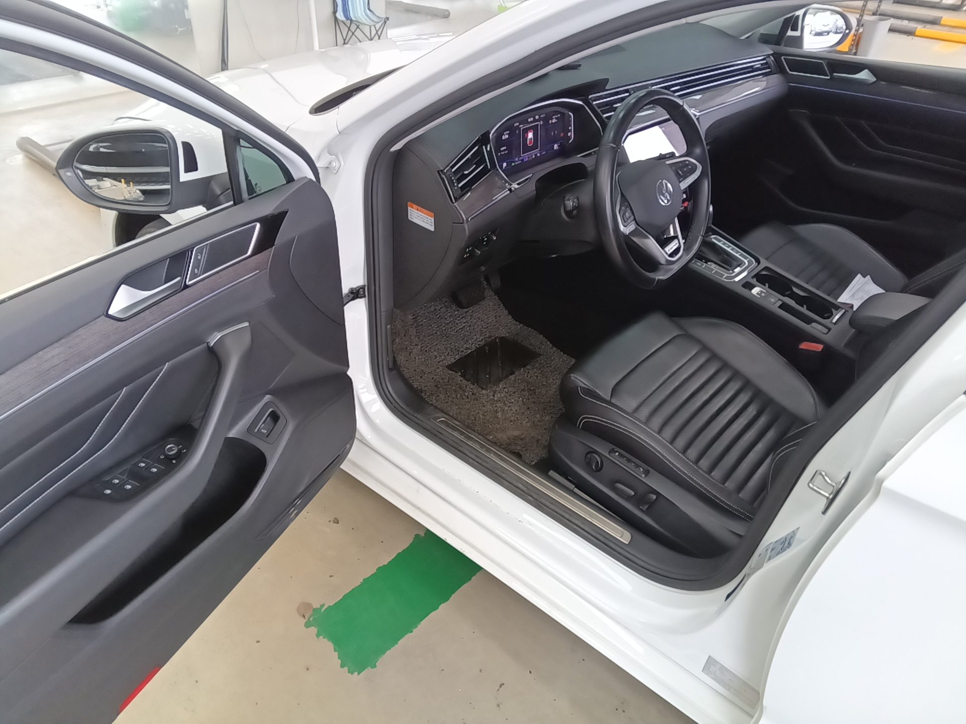 VOLKSWAGEN PASSAT GT (8TH GEN) 2.0 TDI 4MOTION PRESTIGE 2022 - zdjęcie 10
