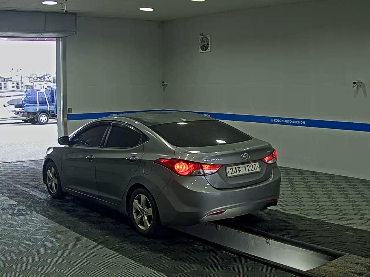 HYUNDAI AVANTE MD DISABLED VEHICLE LPi 2012 - zdjęcie 6