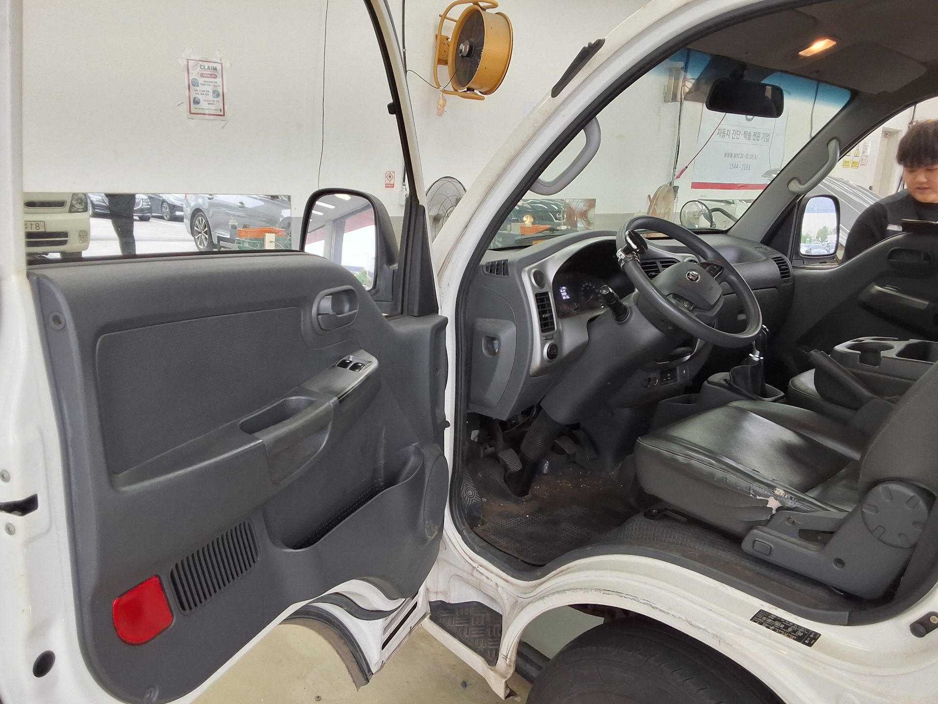KIA BONGO III CARGO CRDi KING CAB EXTRA LONG WHEELBASE 2017 - zdjęcie 10