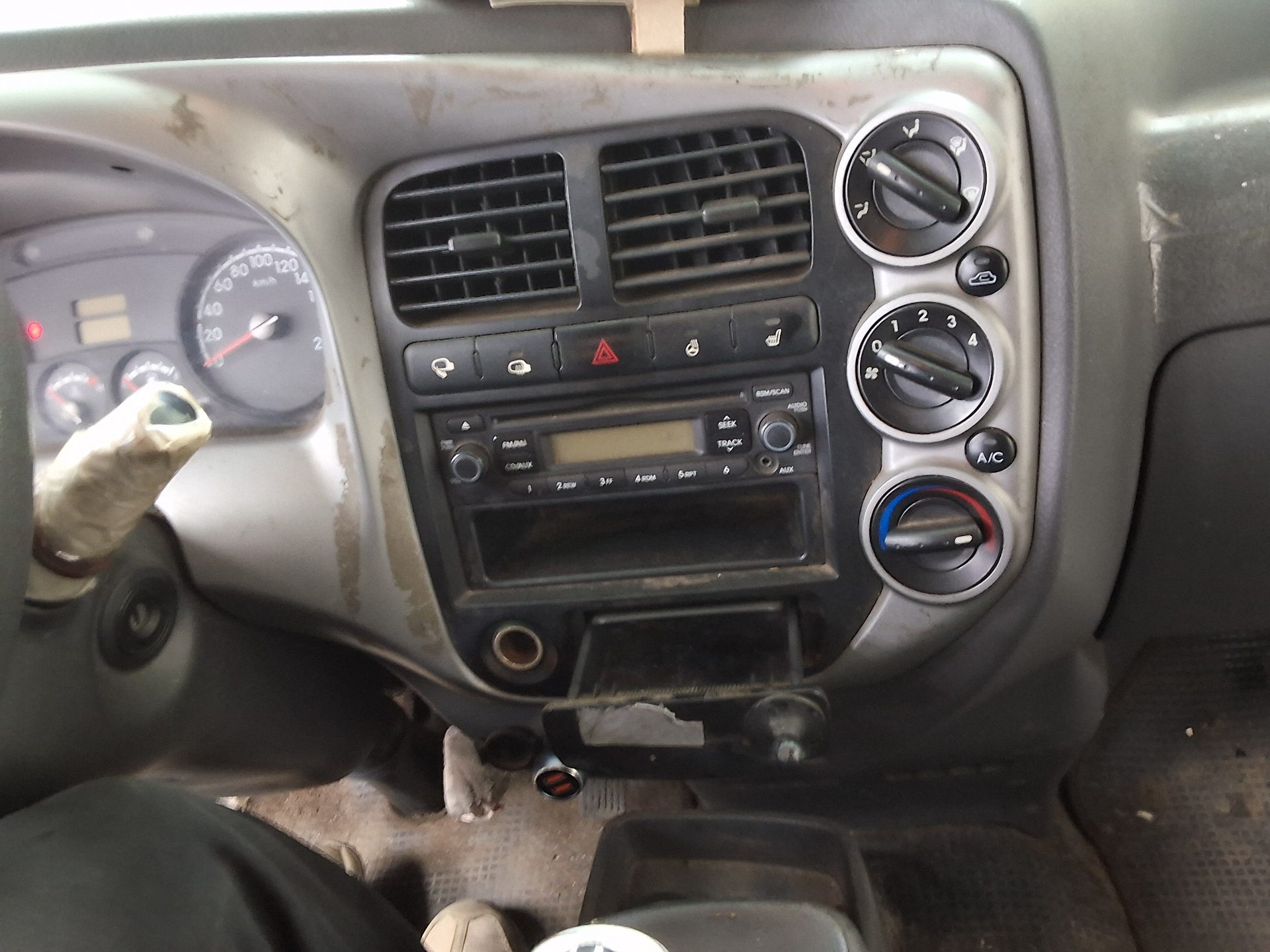 KIA BONGO III CARGO CRDi KING CAB EXTRA LONG WHEELBASE 2016 - zdjęcie 19