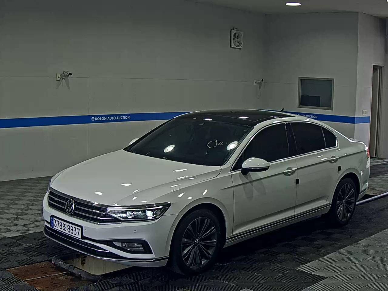 VOLKSWAGEN PASSAT GT (8TH GEN) 2.0 TDI 4MOTION PRESTIGE 2022 - zdjęcie 2