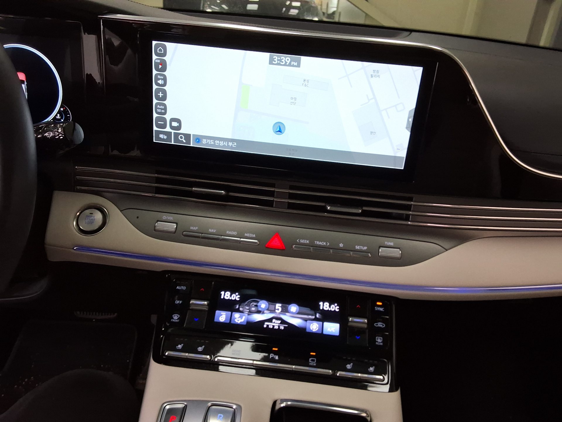 HYUNDAI THE NEW GRANDEUR IG GASOLINE 2.5 LE BLANC 2023 - zdjęcie 24