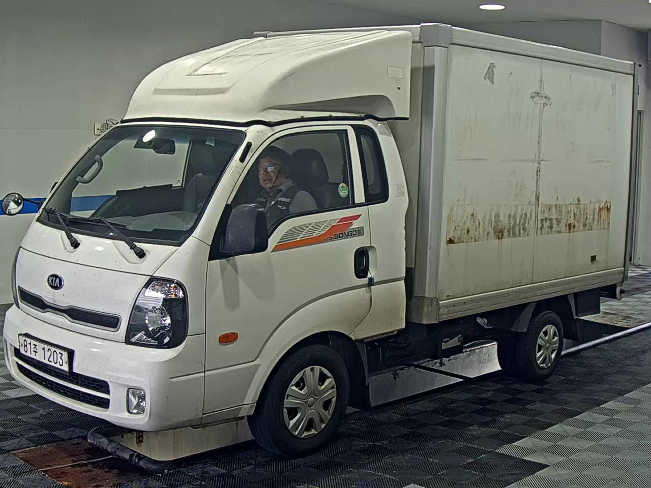 KIA BONGO III CARGO CRDi KING CAB EXTRA LONG WHEELBASE 2017 - zdjęcie 2