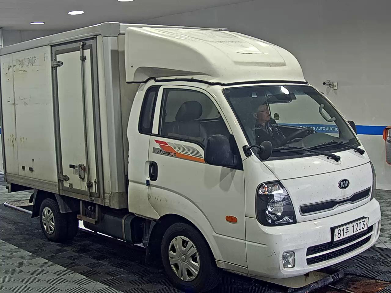 KIA BONGO III CARGO CRDi KING CAB EXTRA LONG WHEELBASE 2017 - zdjęcie 3