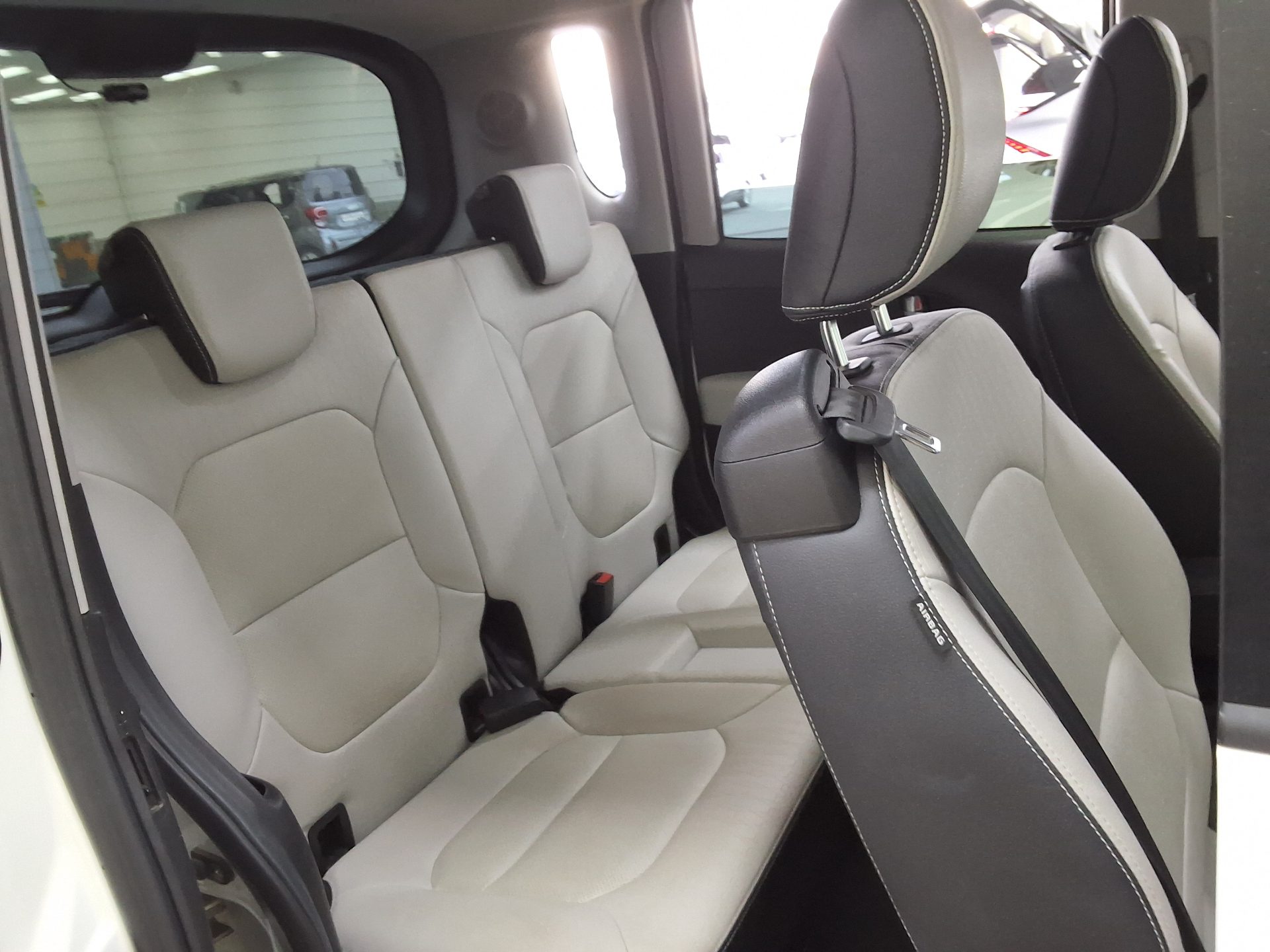 KIA THE KIA RAY EV 4-SEATER AIR 2024 - zdjęcie 14