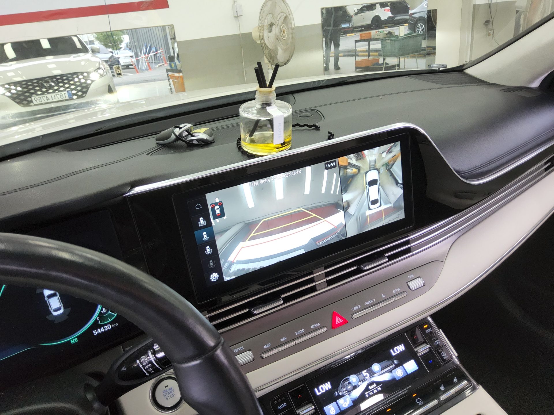 HYUNDAI THE NEW GRANDEUR IG GASOLINE 2.5 LE BLANC 2023 - zdjęcie 18