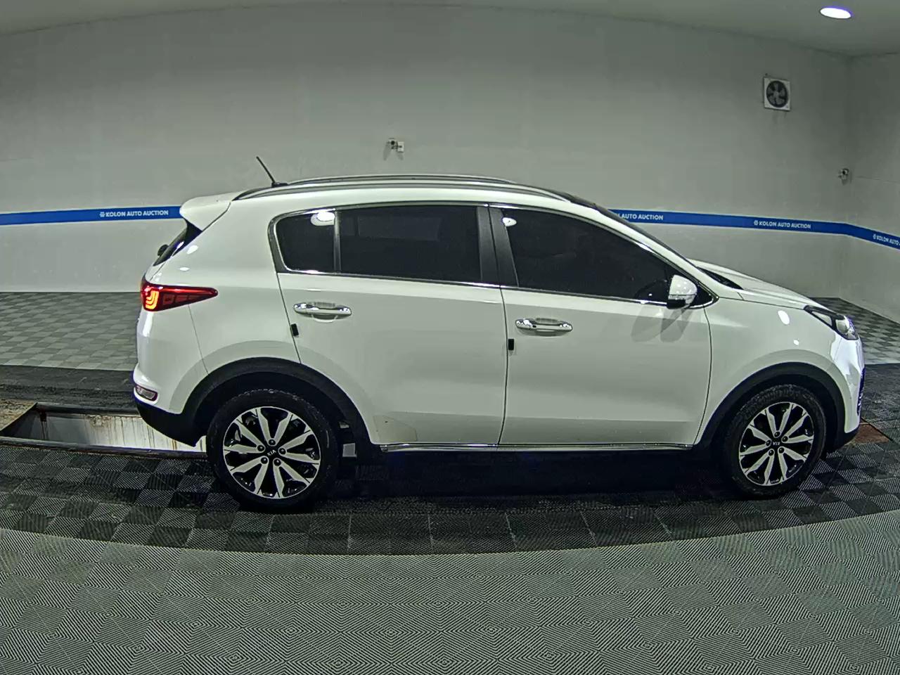 KIA NEW SPORTAGE 1.7 2WD NOBLESSE 2016 - zdjęcie 4