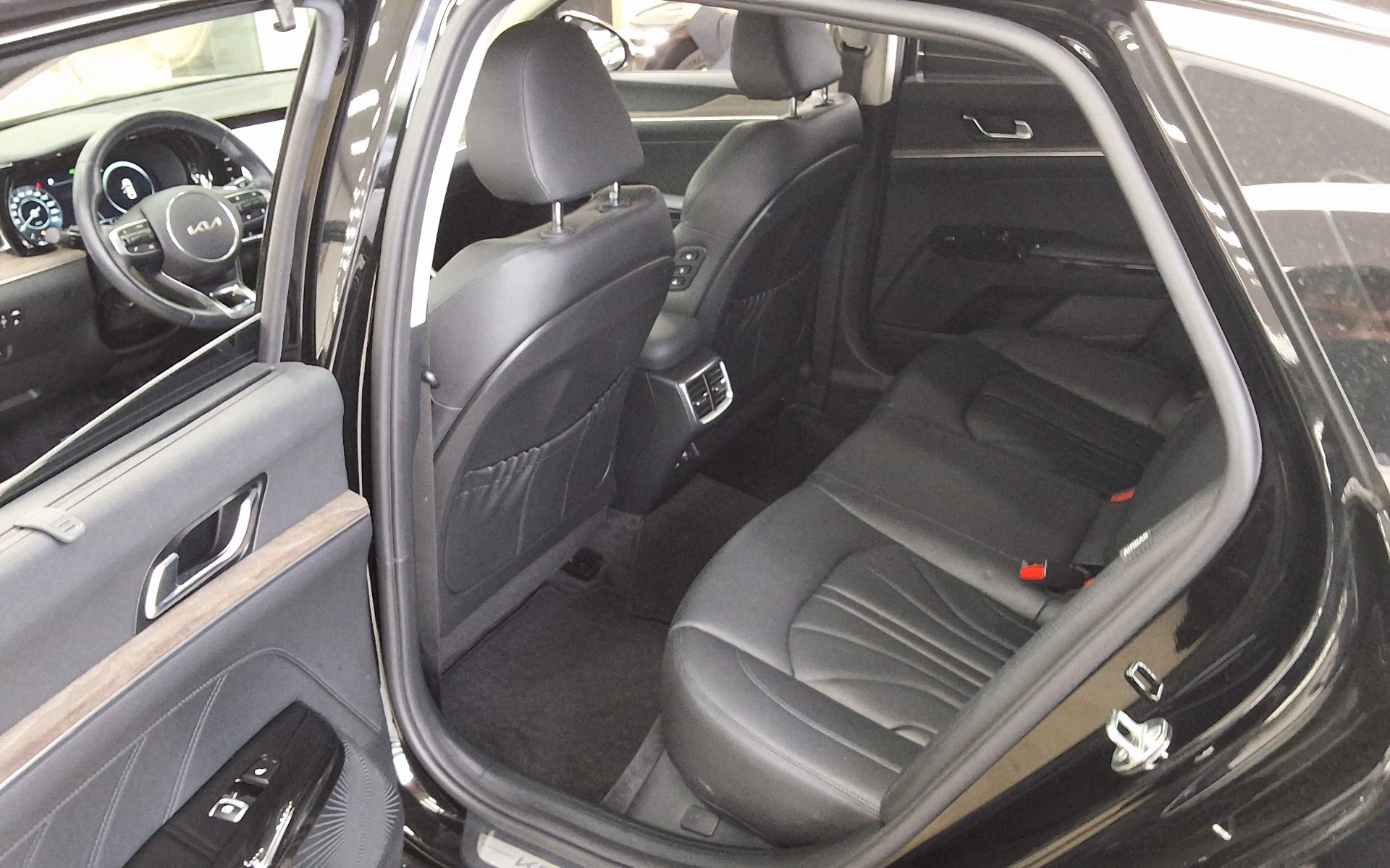 KIA NEW K5 (DL3) 2.0 GASOLINE SIGNATURE 2023 - zdjęcie 12