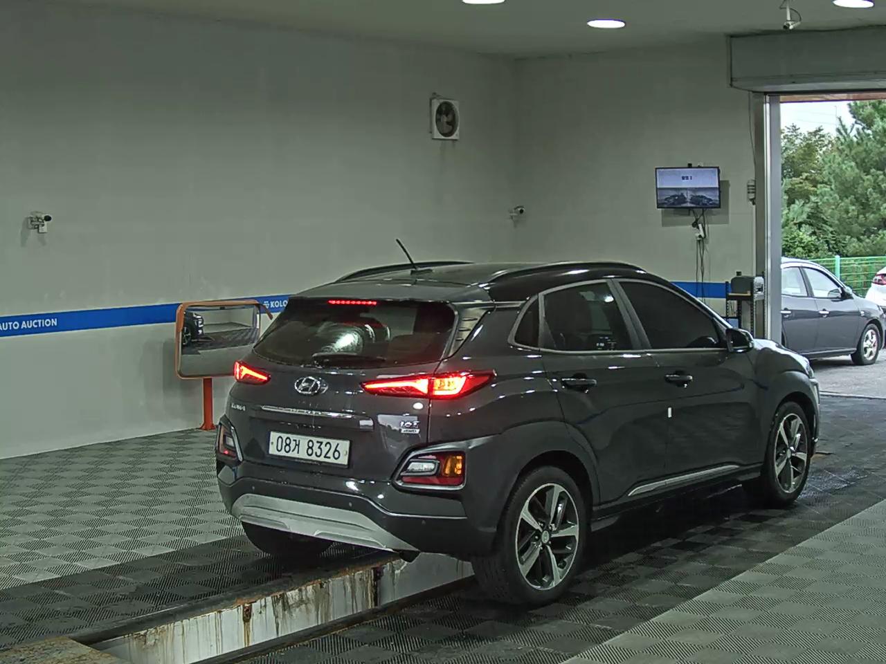 HYUNDAI KONA 1.6 GASOLINE 4WD PREMIUM 2018 - zdjęcie 5