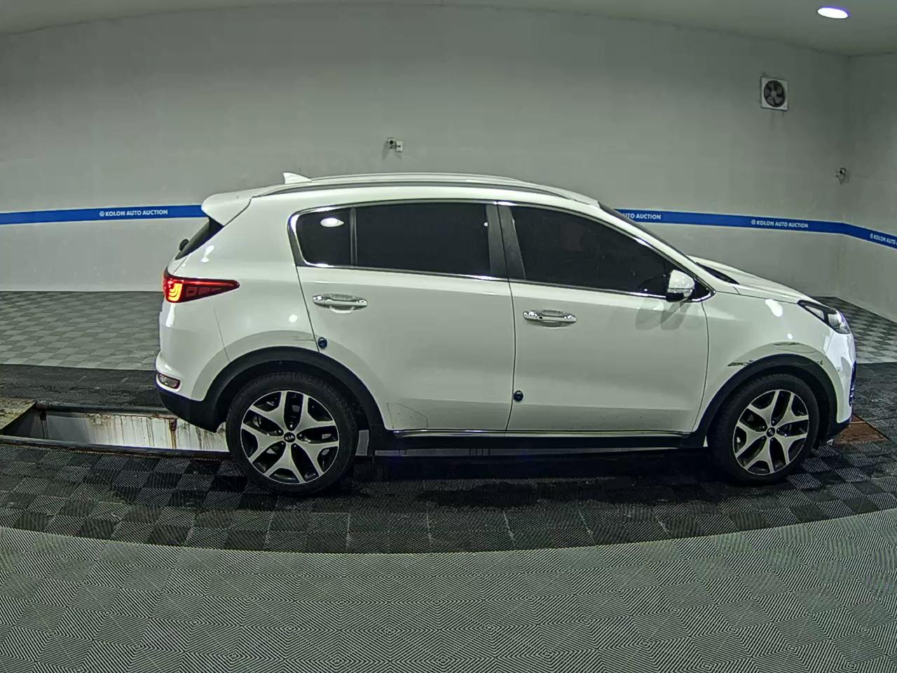 KIA NEW SPORTAGE R2.0 2WD NOBLESSE PLUS 2018 - zdjęcie 4