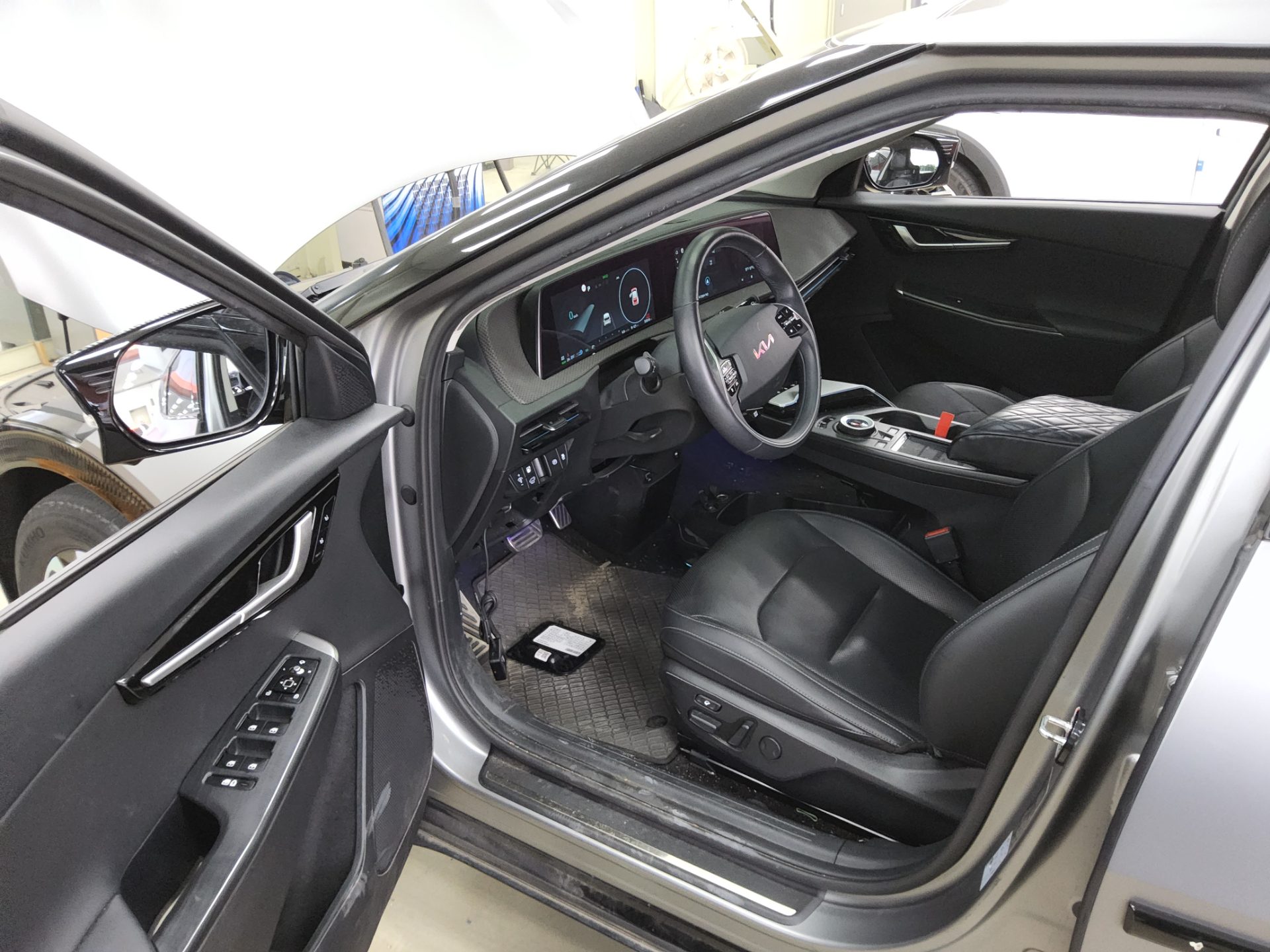 KIA EV6 LONG RANGE 2WD EARTH 2023 - zdjęcie 10