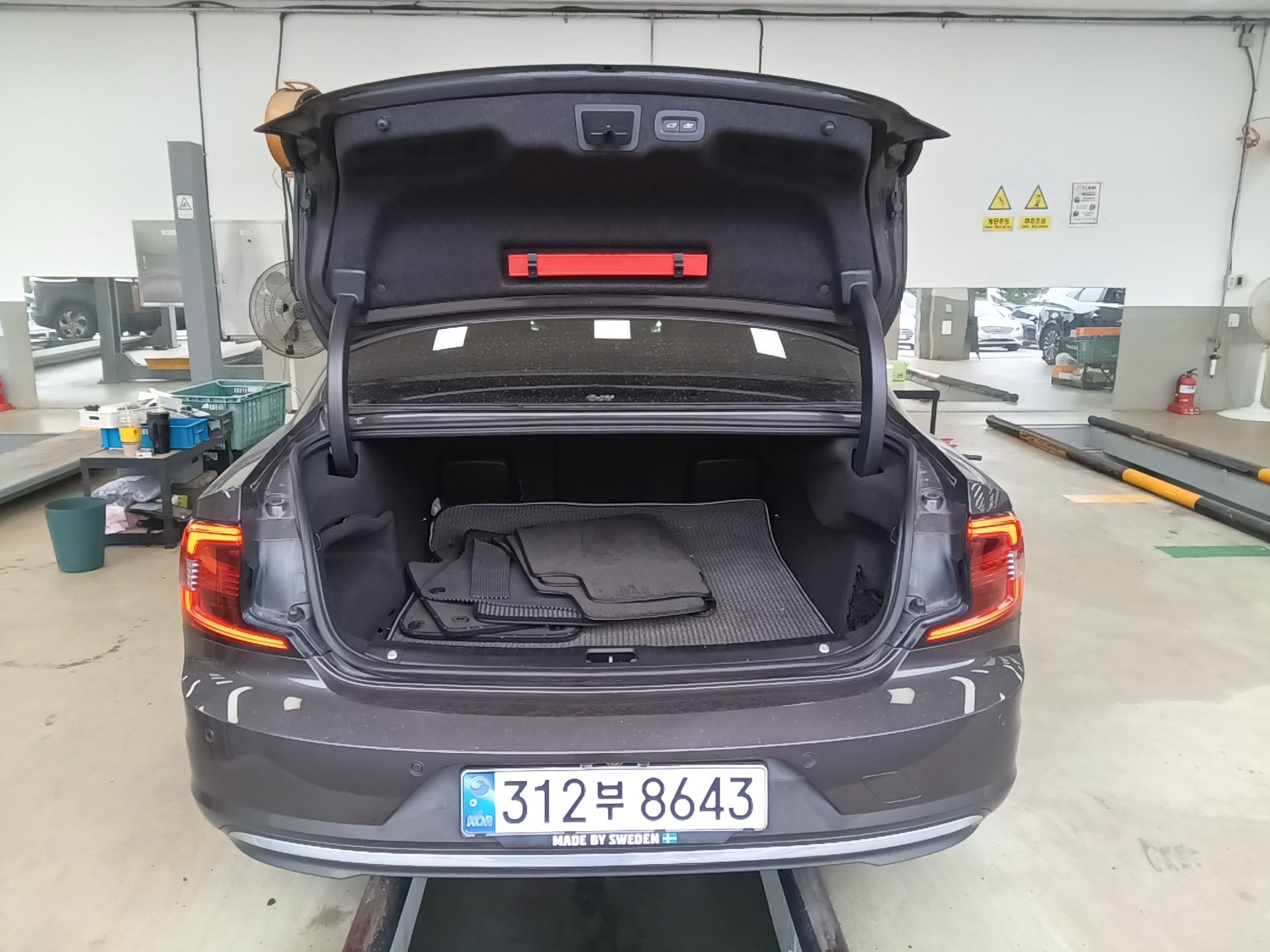 VOLVO THE NEW S90 B5 ULTIMATE BRIGHT 2023 - zdjęcie 15