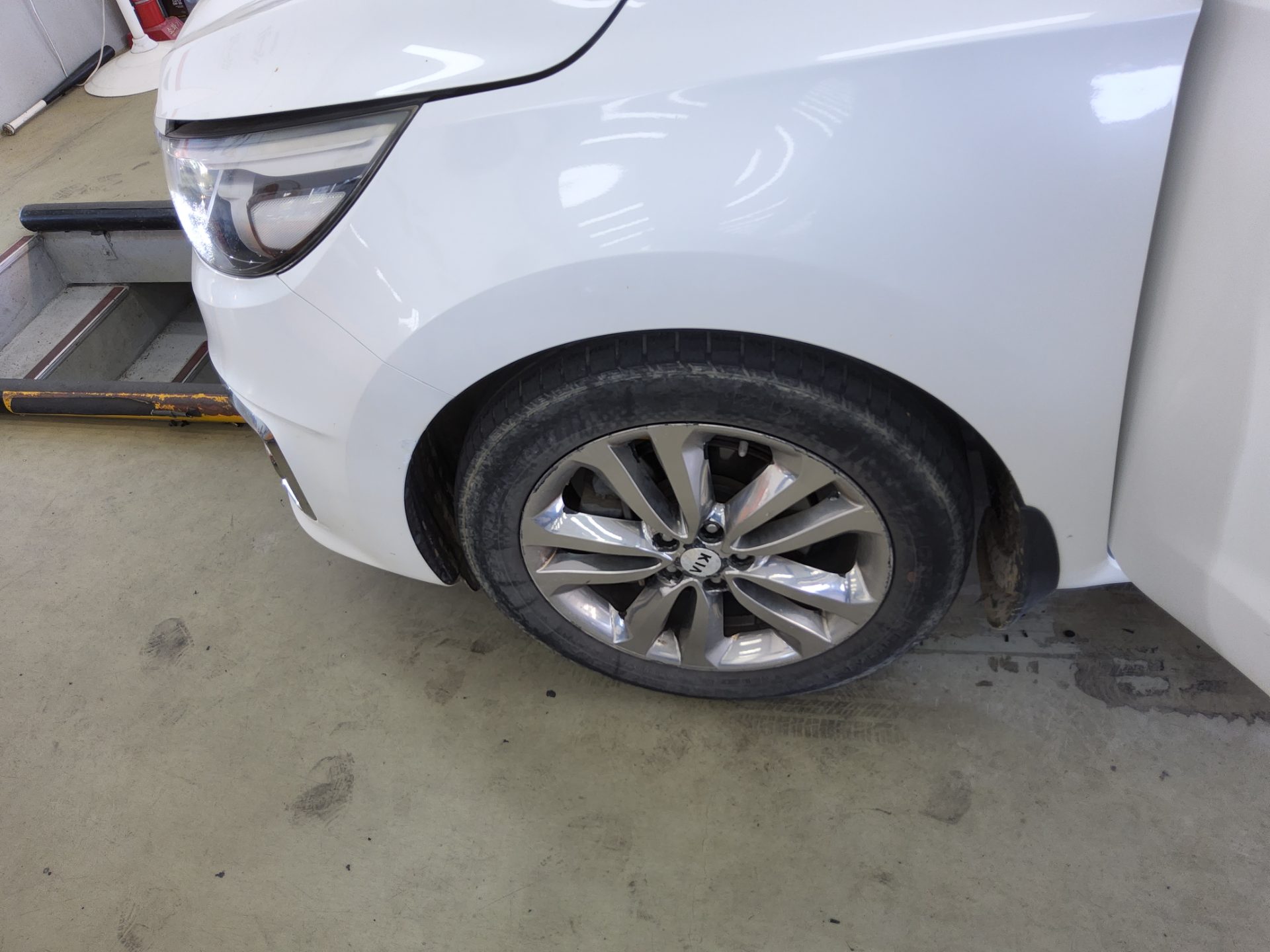 KIA ALL NEW CARNIVAL 9-SEATER DIESEL PRESTIGE 2016 - zdjęcie 21
