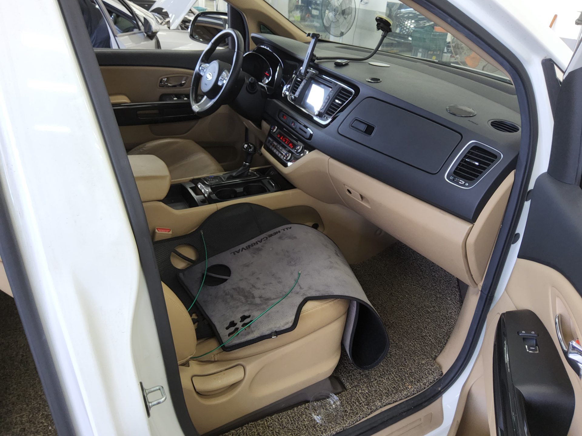 KIA ALL NEW CARNIVAL 9-SEATER DIESEL PRESTIGE 2016 - zdjęcie 14
