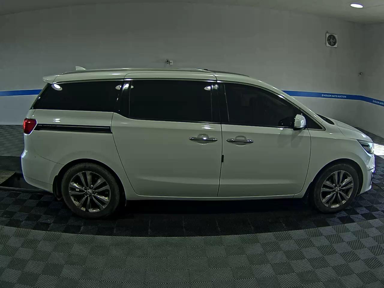 KIA ALL NEW CARNIVAL 9-SEATER DIESEL PRESTIGE 2016 - zdjęcie 4