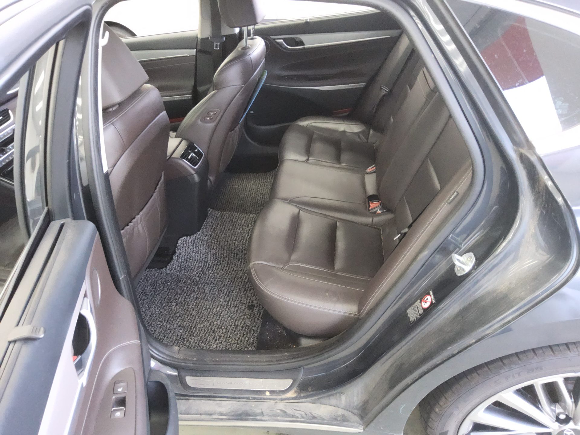 HYUNDAI GRANDEUR IG 3.0 GDi EXCLUSIVE SPECIAL 2019 - zdjęcie 12