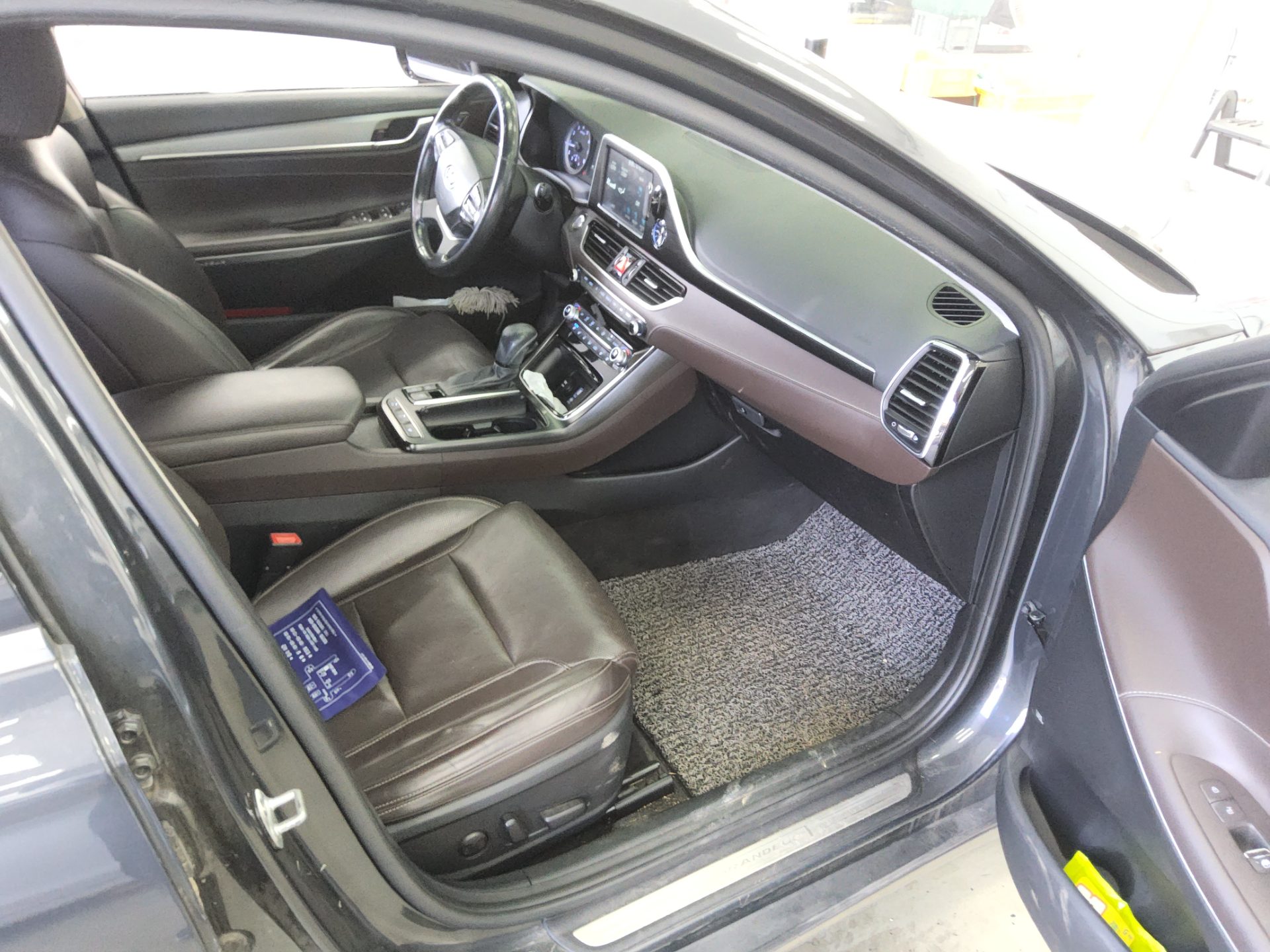 HYUNDAI GRANDEUR IG 3.0 GDi EXCLUSIVE SPECIAL 2019 - zdjęcie 14
