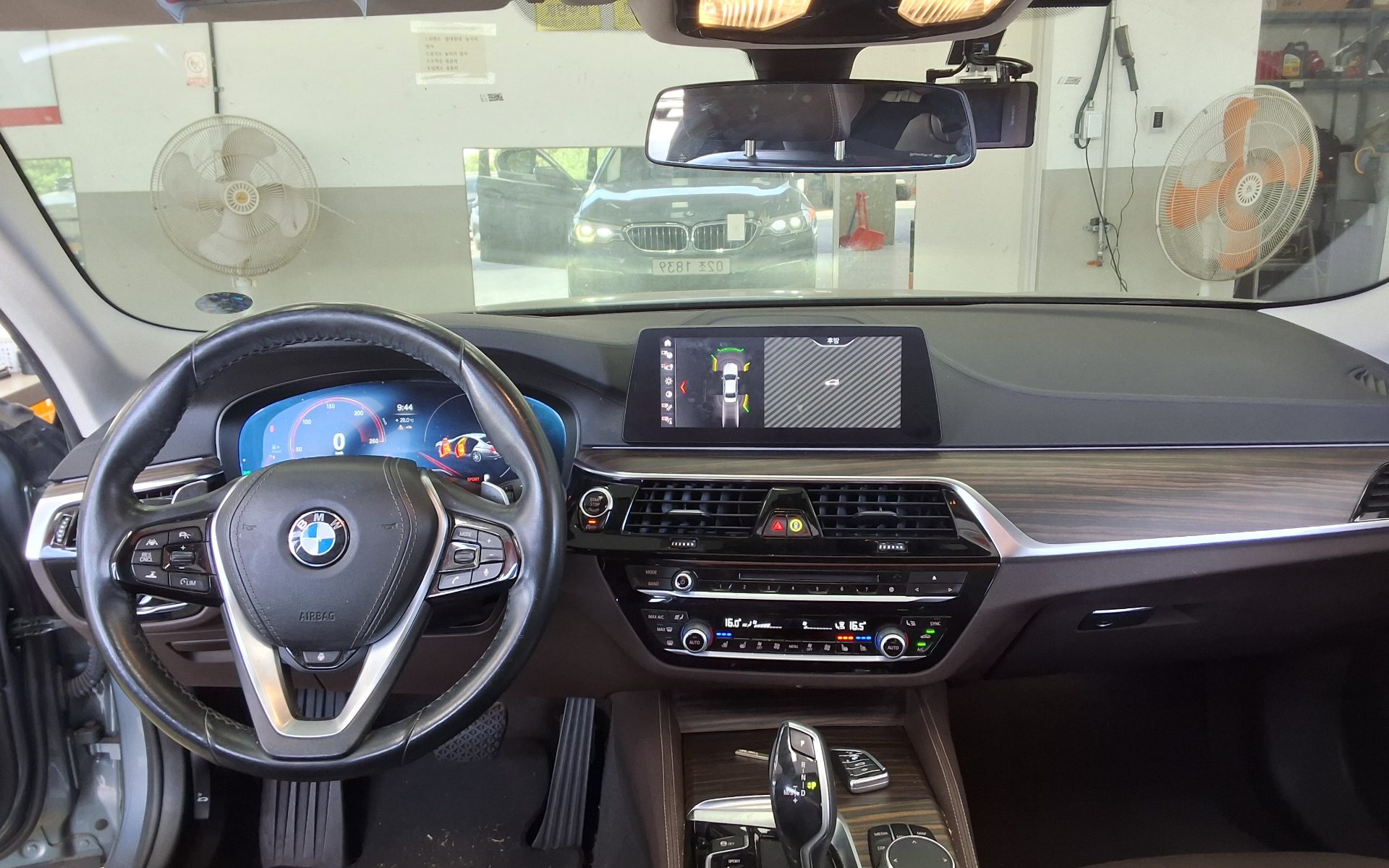 BMW 5 SERIES (7TH GEN) 520d LUXURY LINE PLUS 2019 - zdjęcie 11
