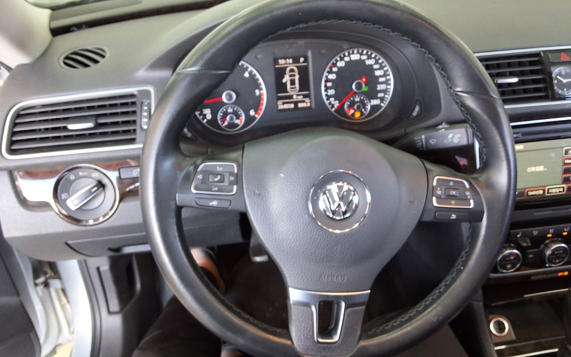 VOLKSWAGEN THE NEW PASSAT (7TH GEN) 2.0 TDI 2014 - zdjęcie 17