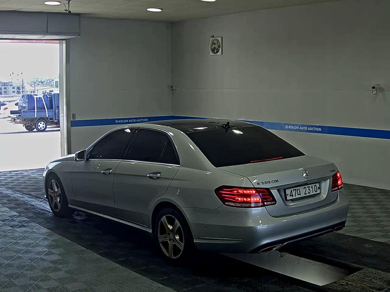 MERCEDES-BENZ E-CLASS (4TH GEN) E250 CDI 4MATIC 2014 - zdjęcie 6