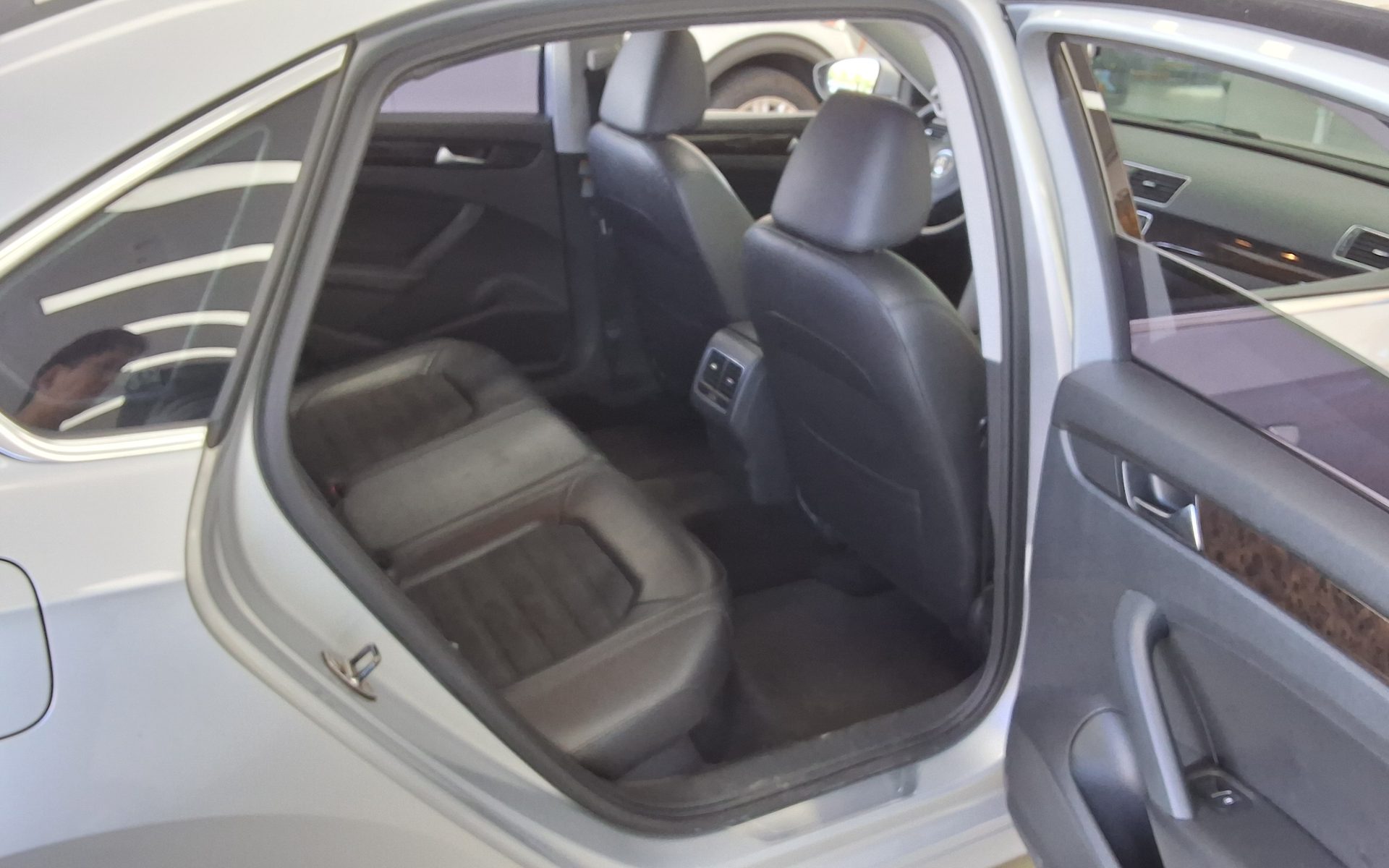 VOLKSWAGEN THE NEW PASSAT (7TH GEN) 2.0 TDI 2014 - zdjęcie 13