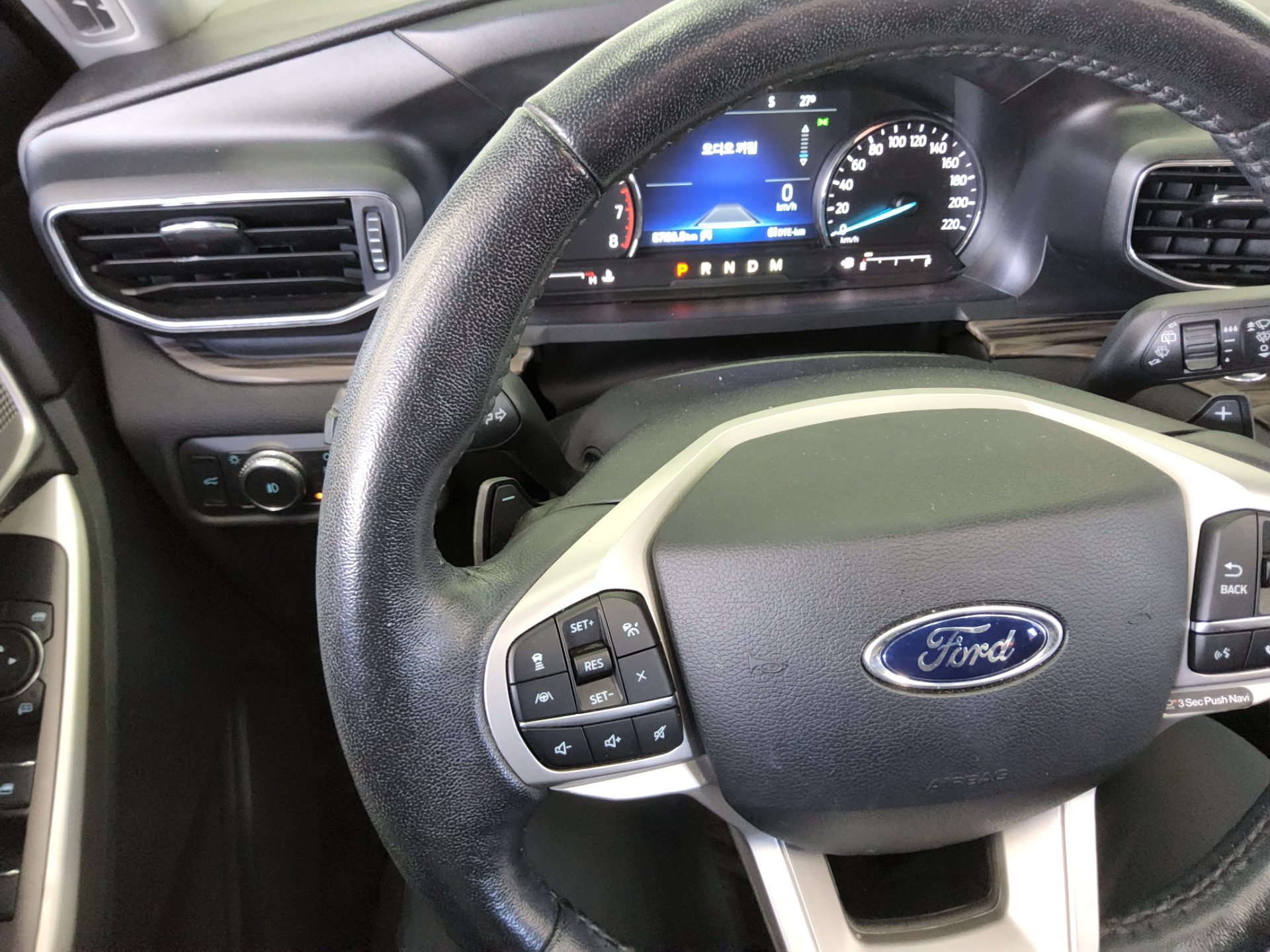 FORD EXPLORER (6TH GEN) 2.3 AWD LIMITED 2020 - zdjęcie 17