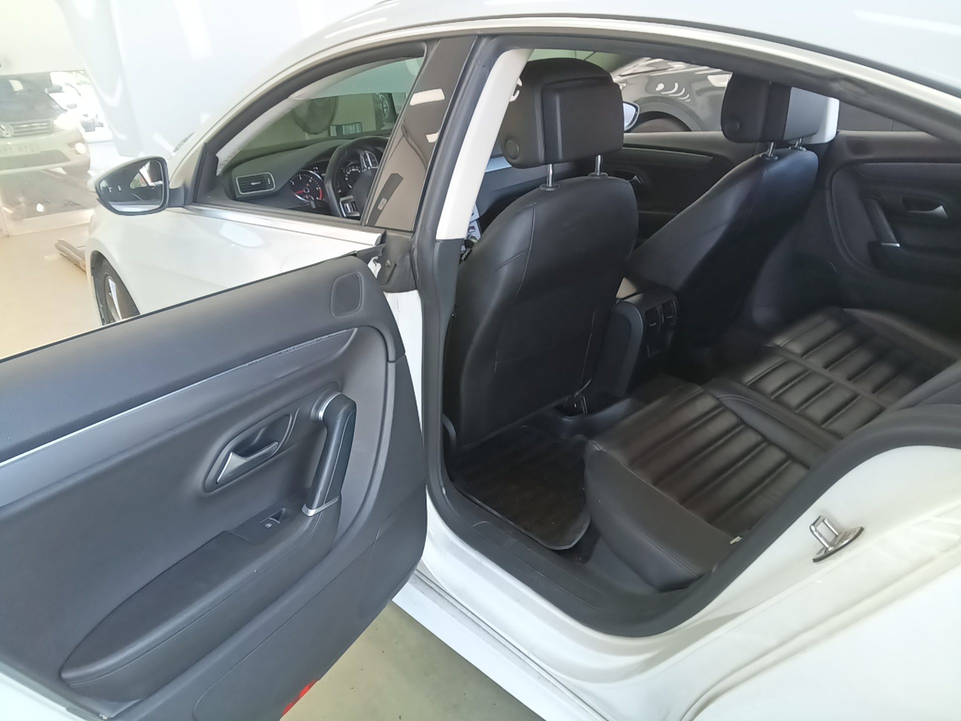 VOLKSWAGEN CC 2.0 TDI BLUEMOTION R LINE 2015 - zdjęcie 12