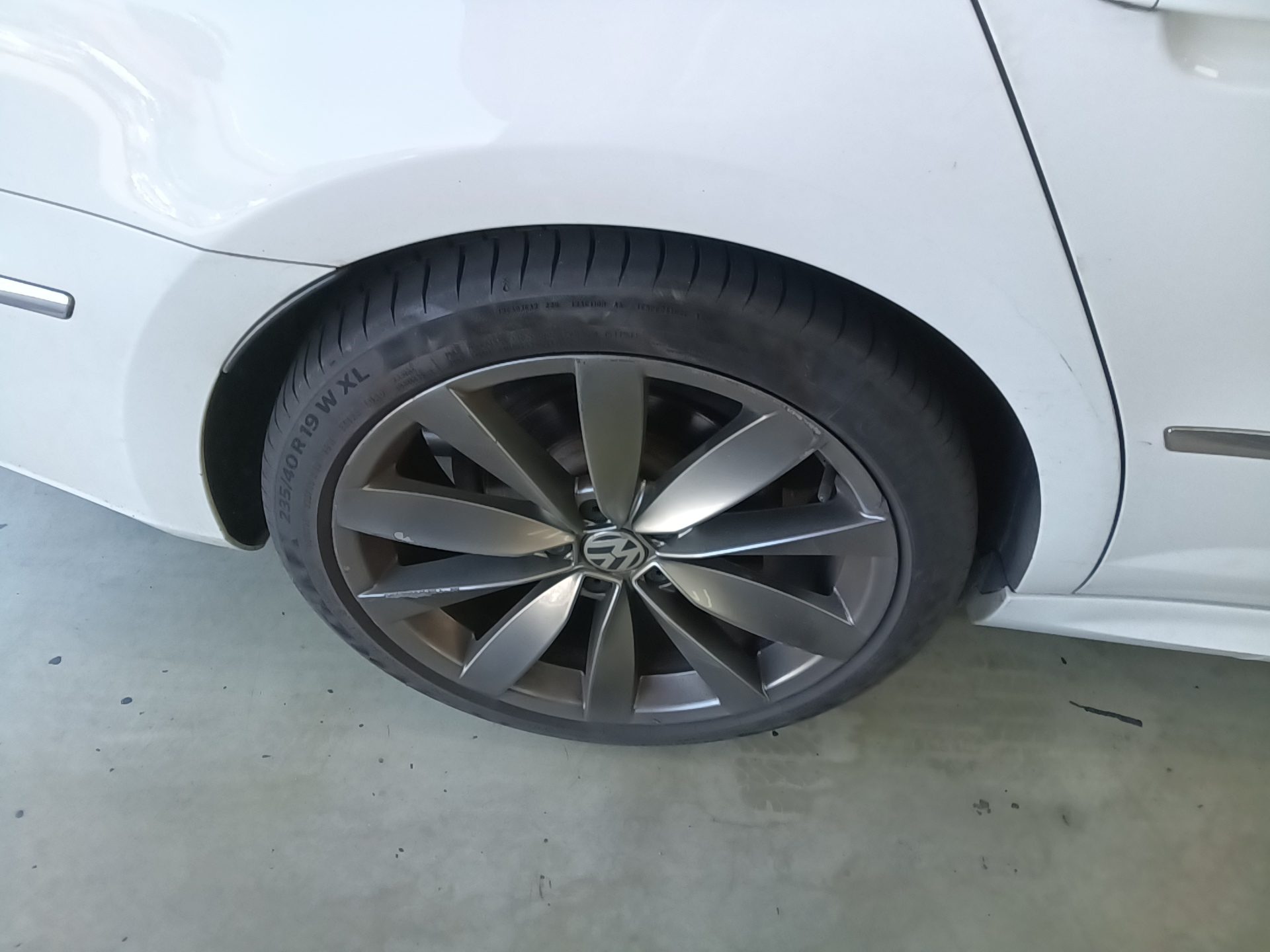 VOLKSWAGEN CC 2.0 TDI BLUEMOTION R LINE 2015 - zdjęcie 26