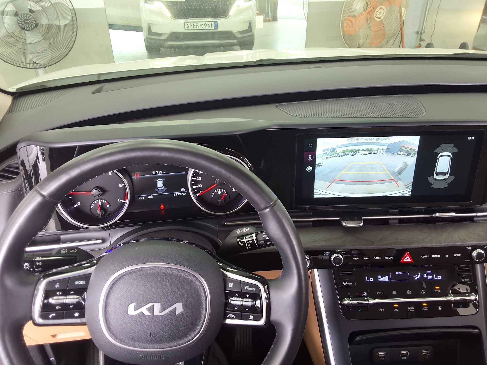 KIA NEW CARNIVAL (KA4) 9-SEATER DIESEL PRESTIGE 2023 - zdjęcie 19