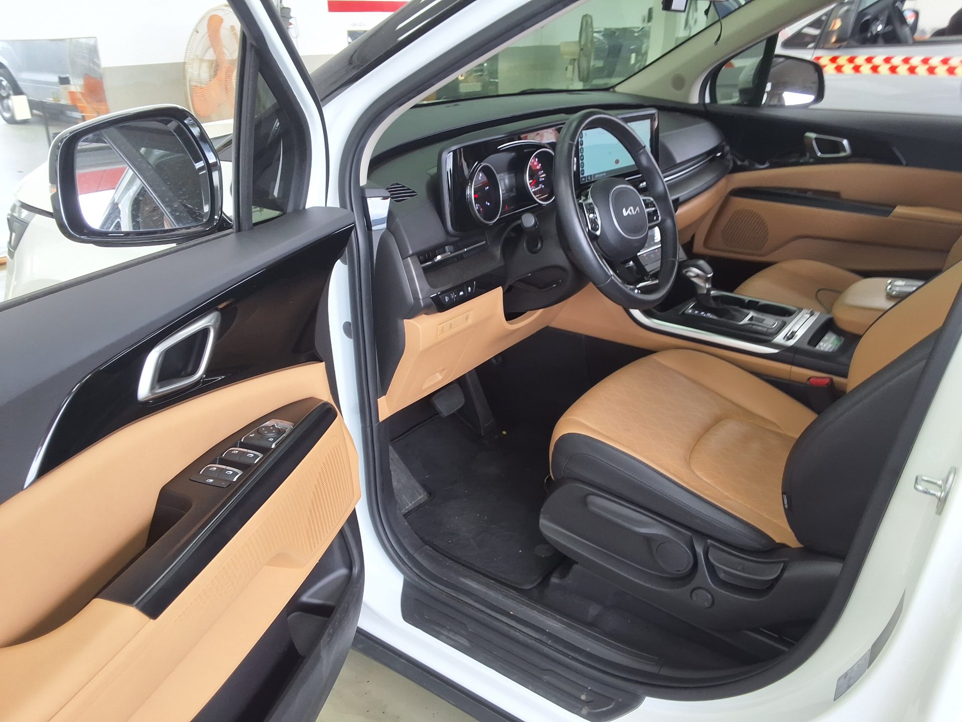 KIA NEW CARNIVAL (KA4) 9-SEATER DIESEL PRESTIGE 2023 - zdjęcie 11
