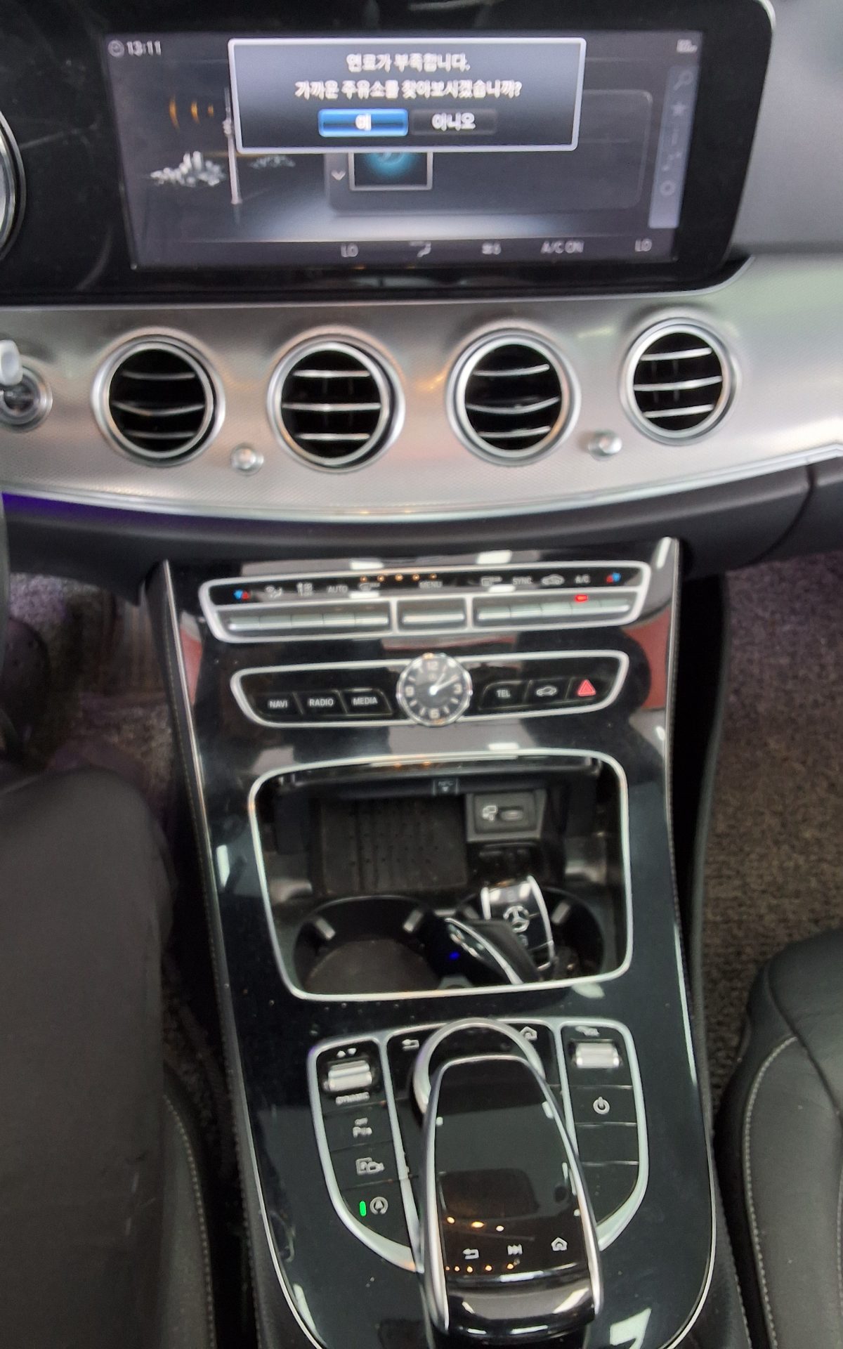MERCEDES-BENZ E-CLASS (5TH GEN) E300 AVANTGARDE 2019 - zdjęcie 18