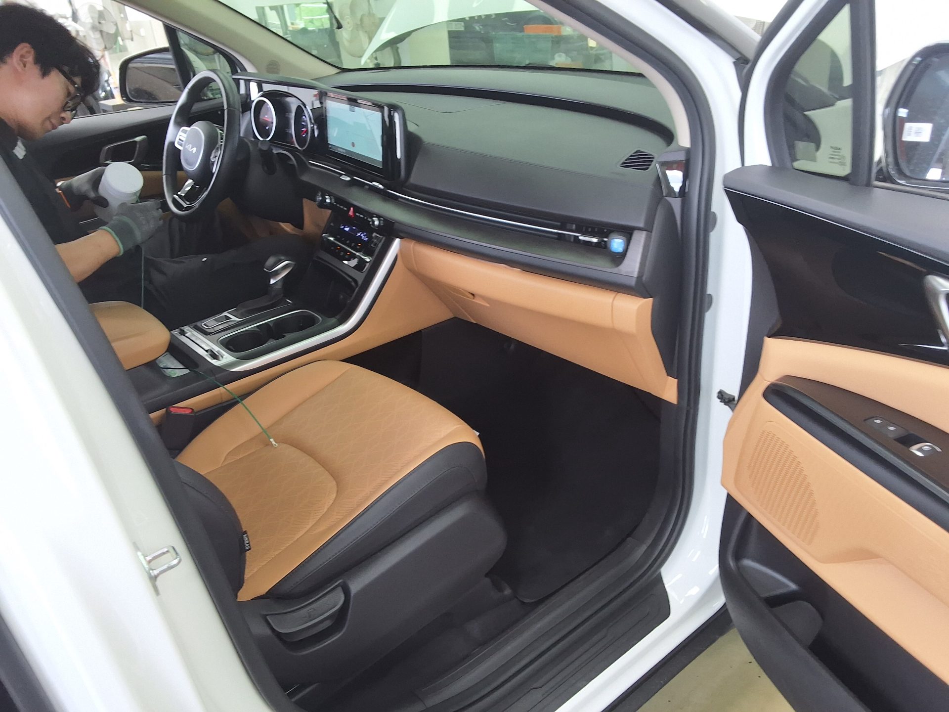 KIA NEW CARNIVAL (KA4) 9-SEATER DIESEL PRESTIGE 2023 - zdjęcie 15