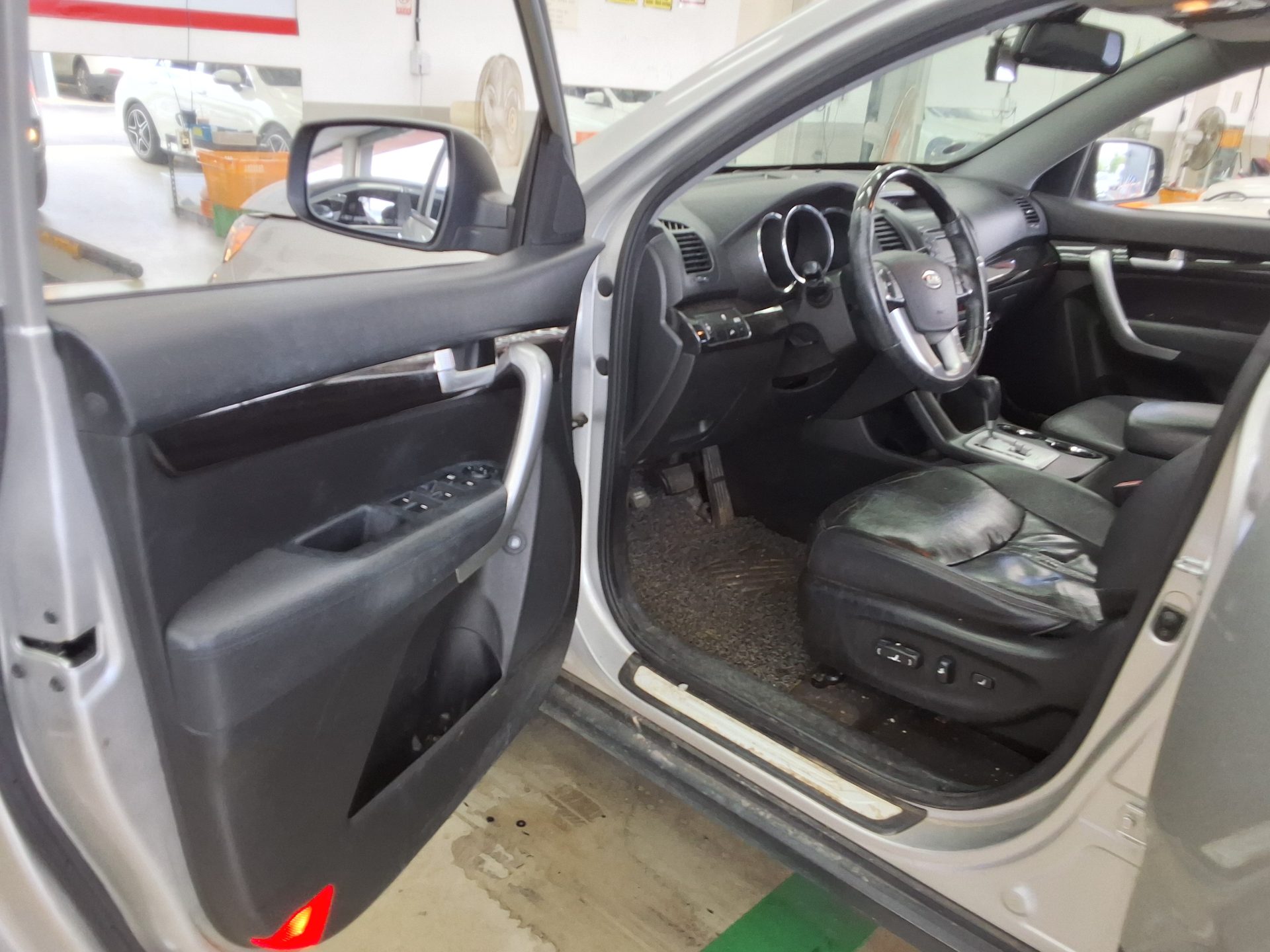 KIA SORENTO R DIESEL 2.0 2WD TLX LUXURY MODEL 2010 - zdjęcie 10