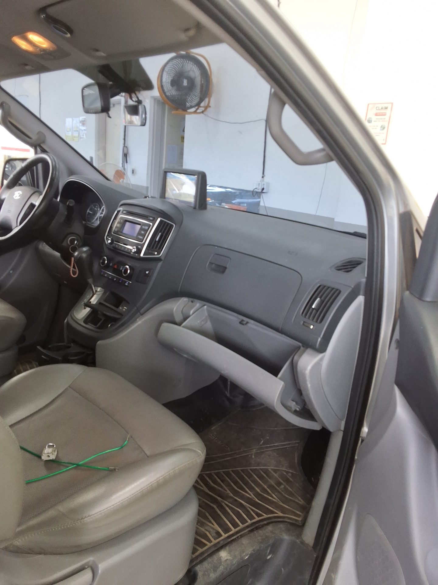HYUNDAI THE NEW GRAND STAREX 5-SEATER DIESEL VAN SMART 2019 - zdjęcie 14